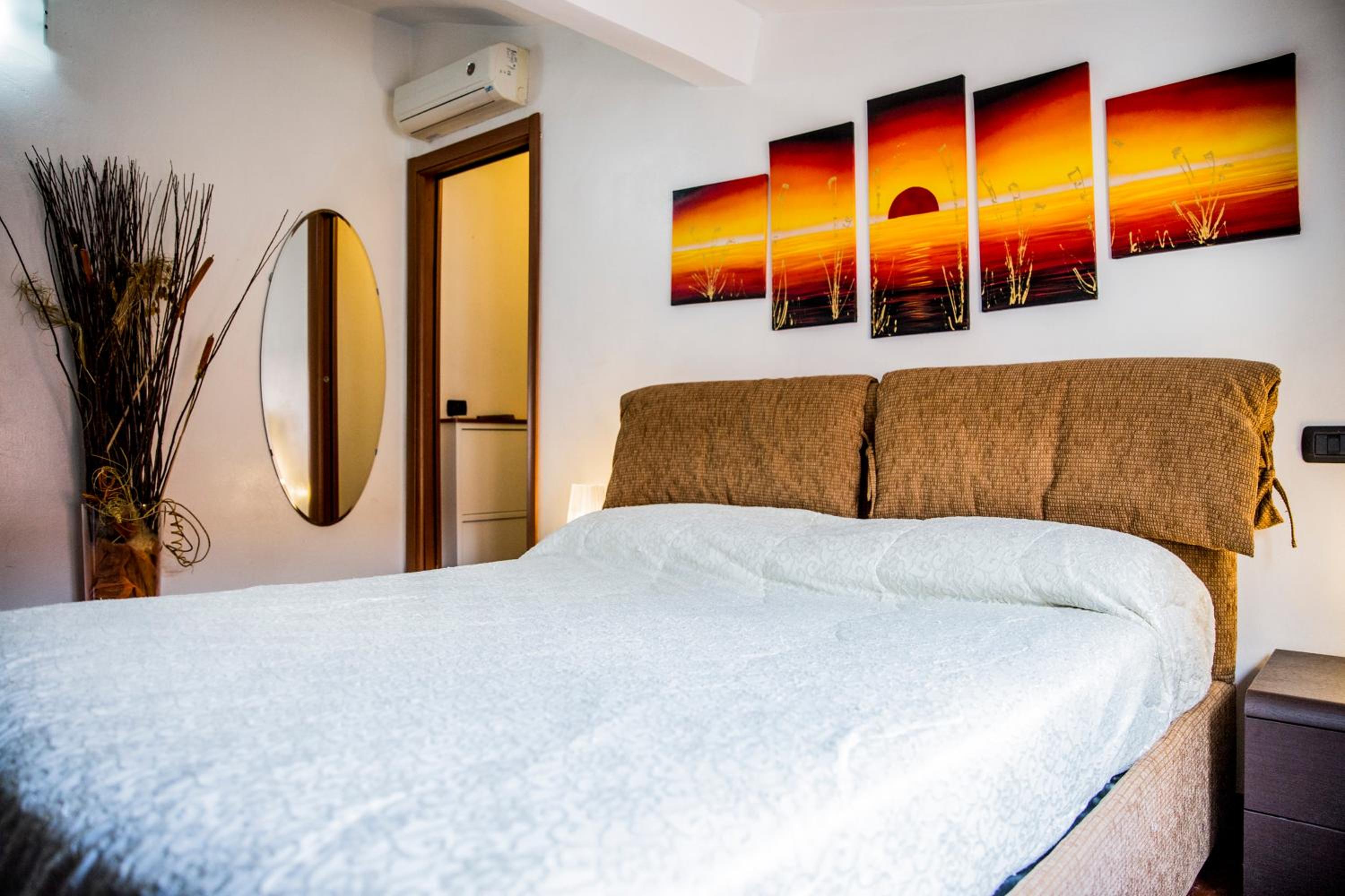 One-Bedroom Apartment - Photo 10