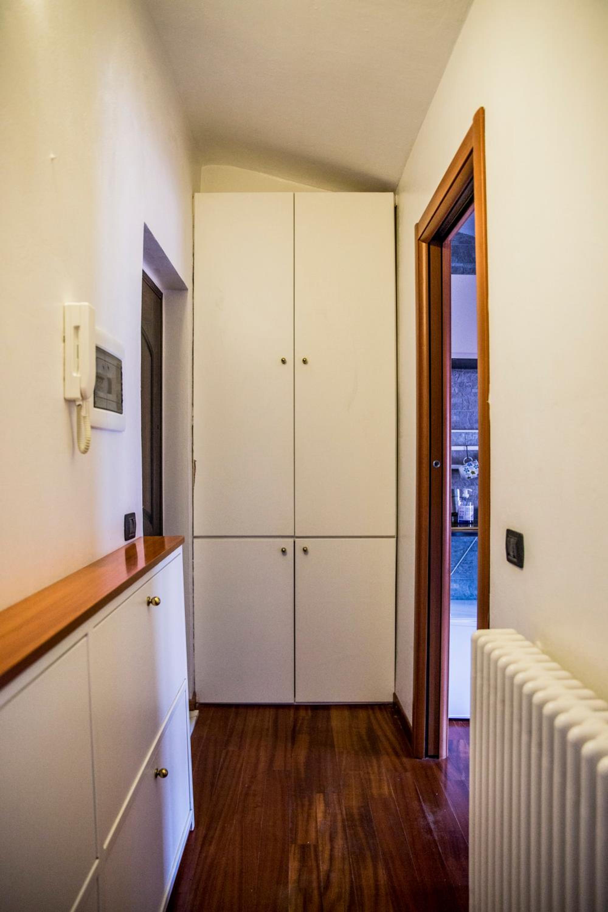 One-Bedroom Apartment - Photo 8