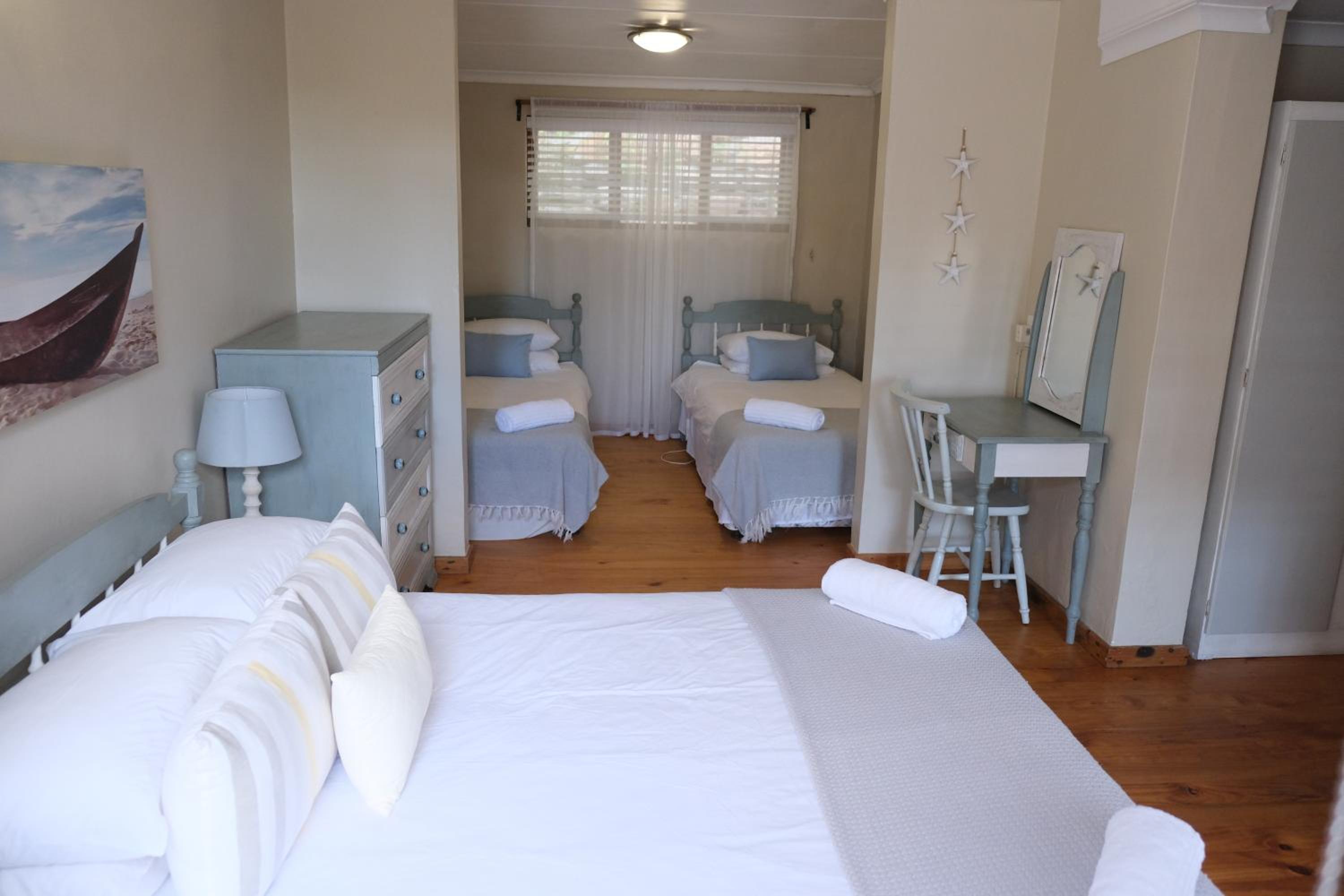 Quadruple Room - Photo 3