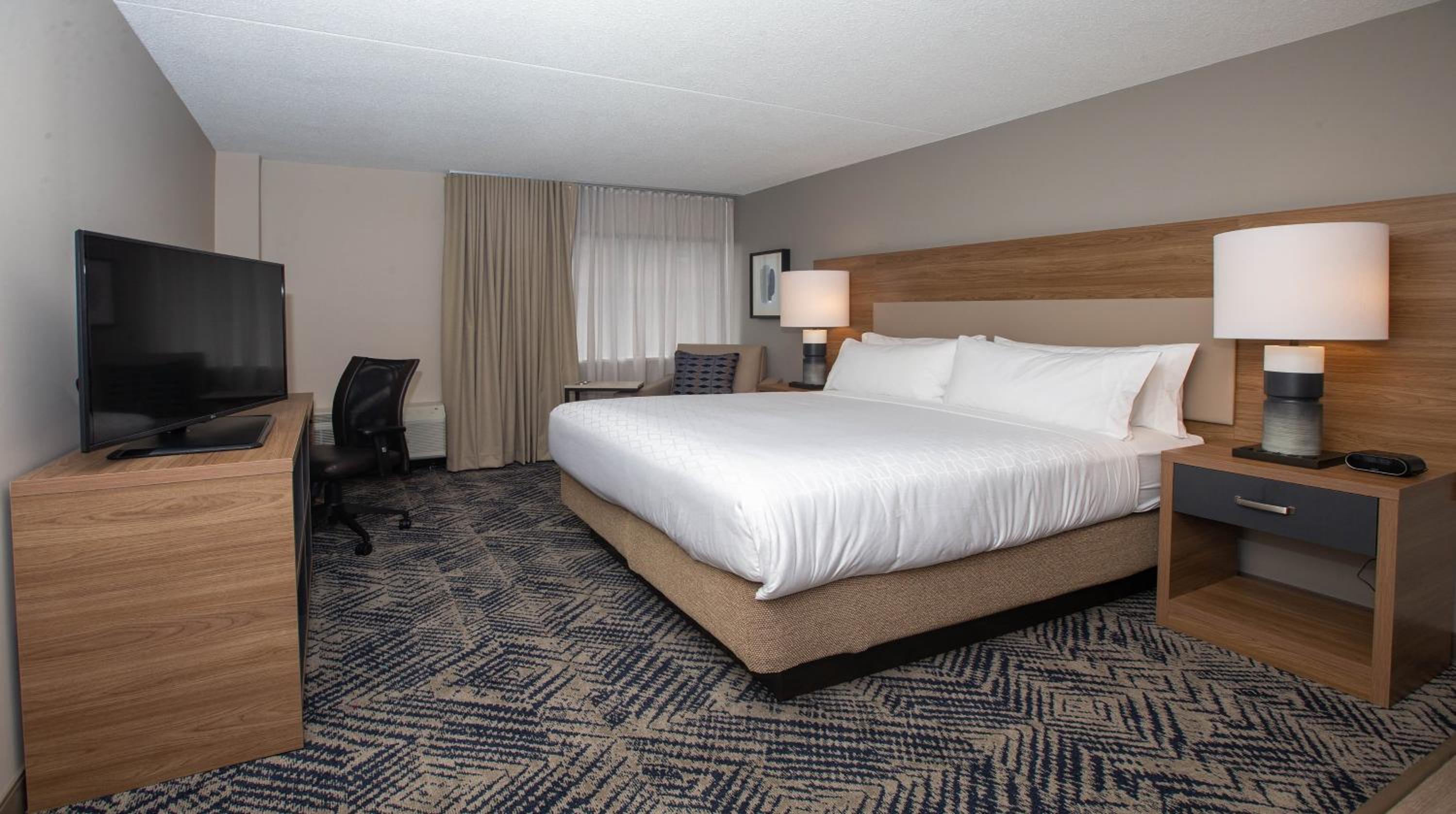 One-Bedroom King Suite - Photo 12