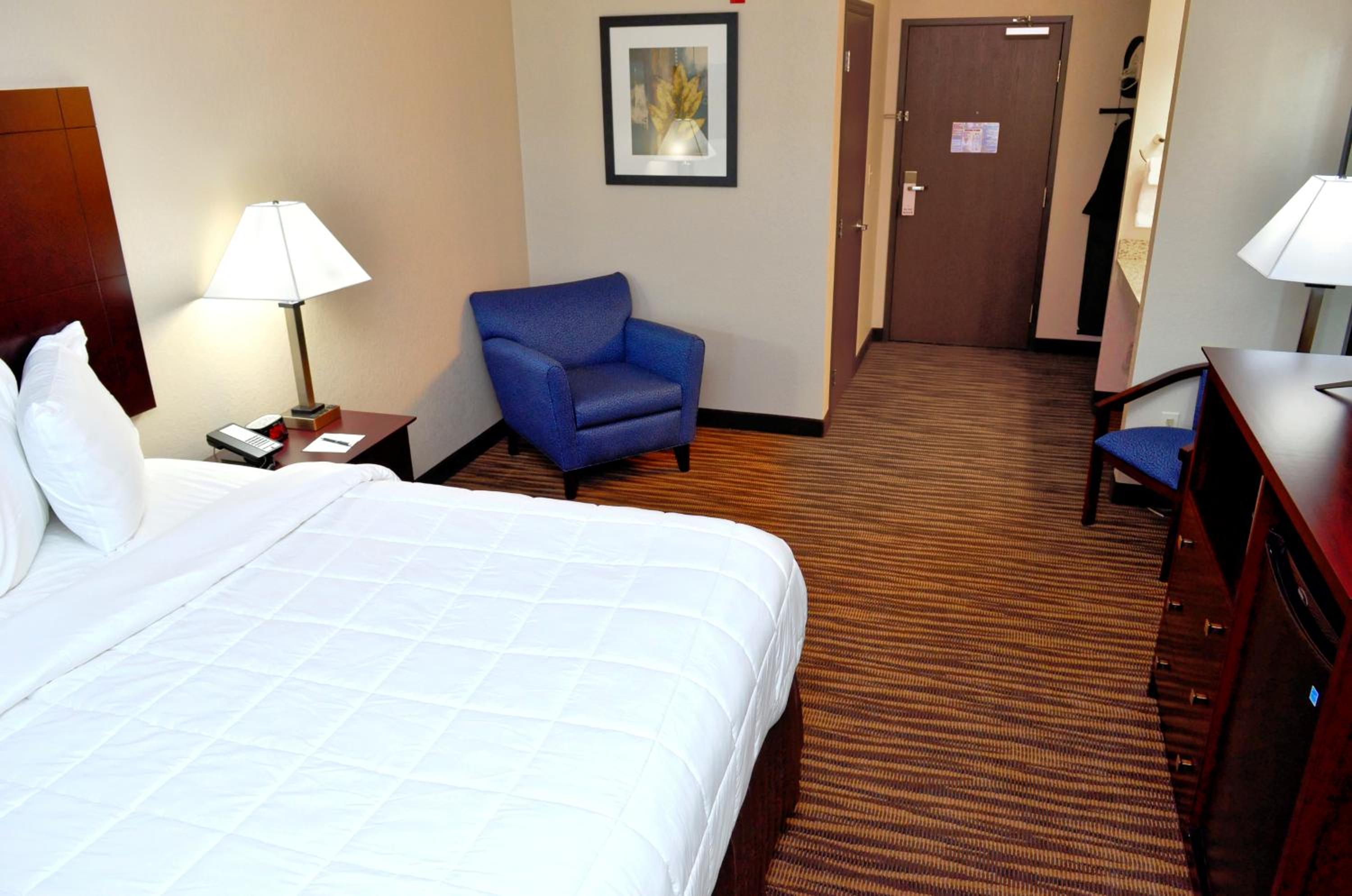 Standard King Room photo 3