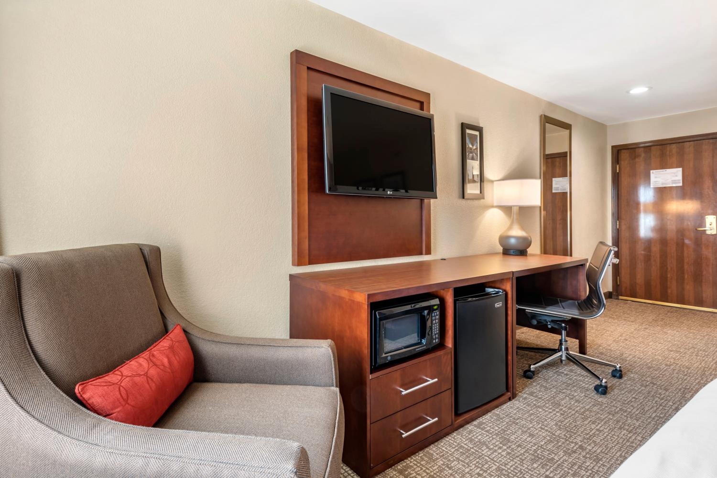 Queen Room with Two Queen Beds - Accessible/Non-Smoking 