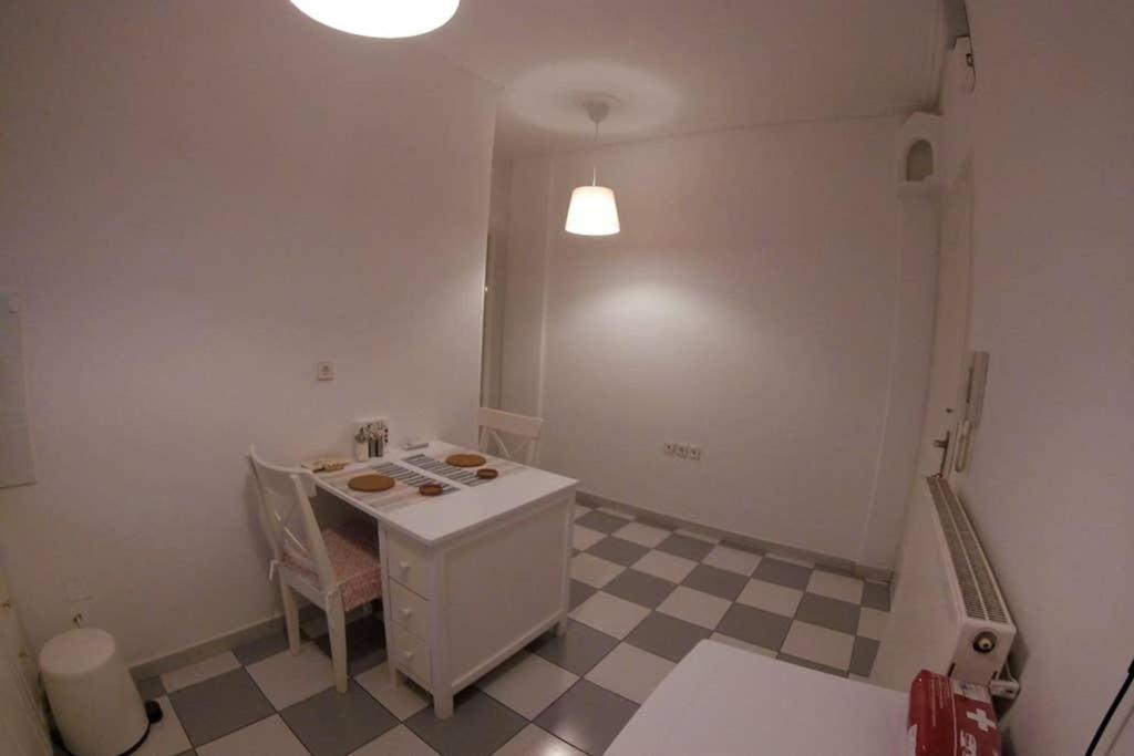 One-Bedroom Apartment - Photo 7
