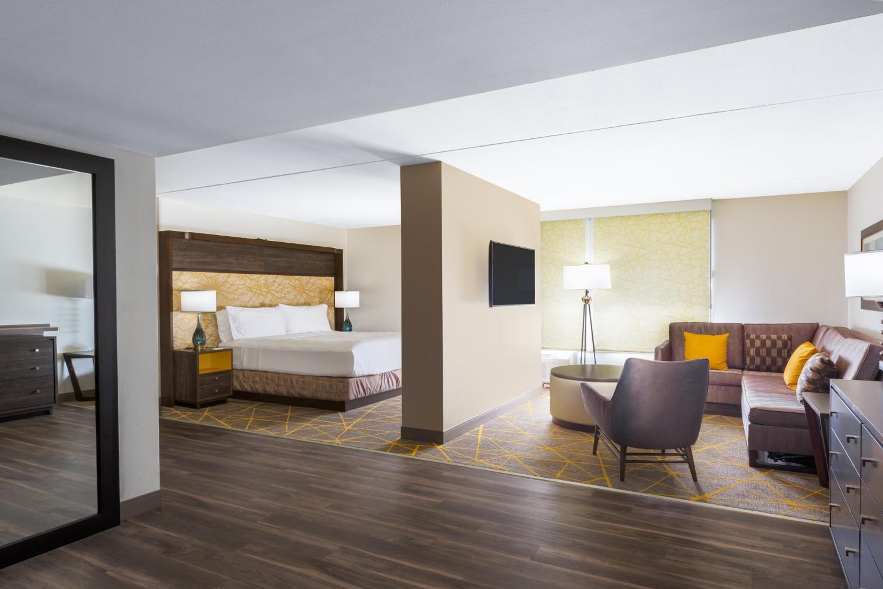 Holiday Inn La Mirada Buena Park by IHG