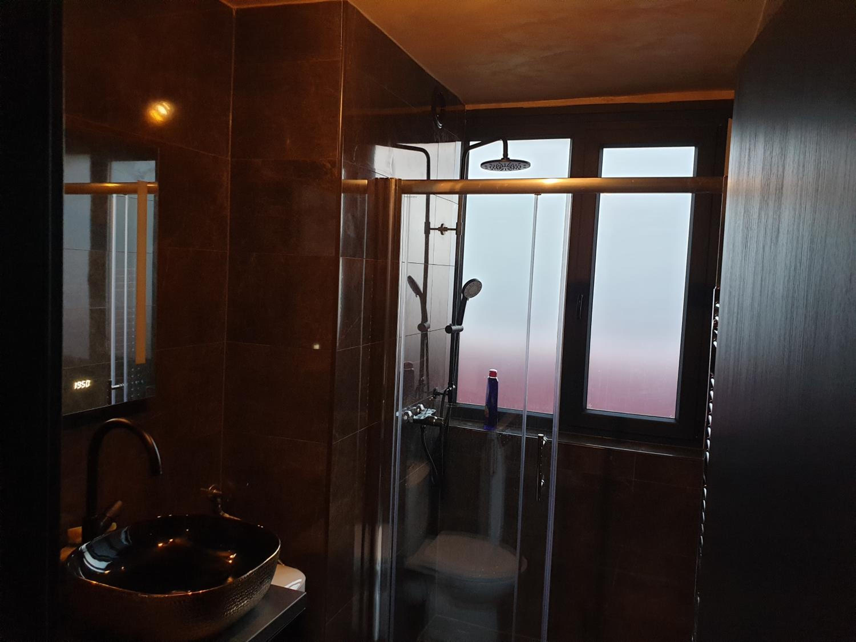 One-Bedroom Apartment - Photo 16