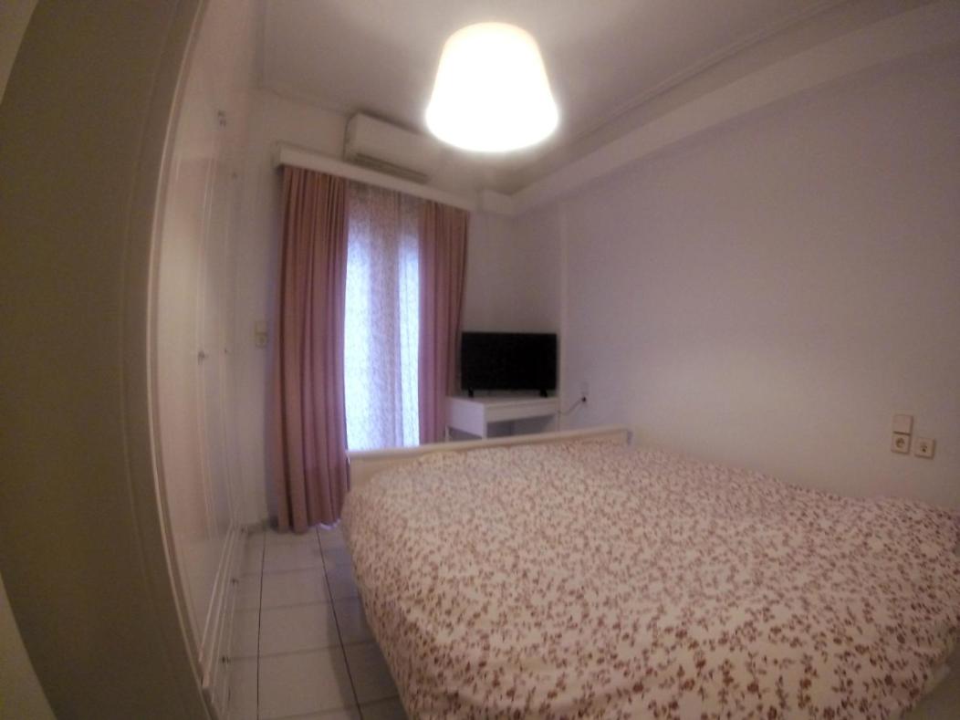 One-Bedroom Apartment - Photo 3