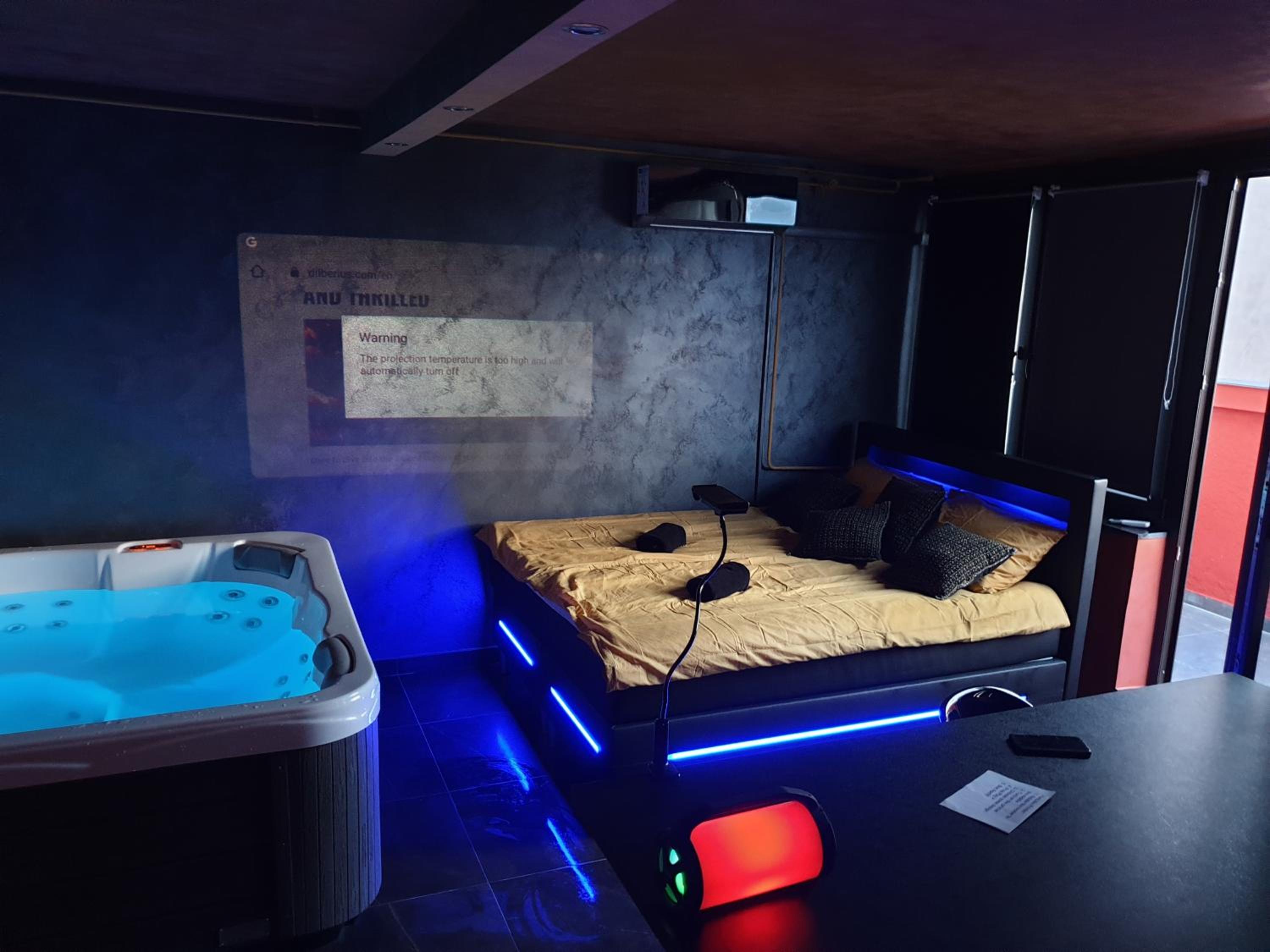 One-Bedroom Apartment - Photo 21