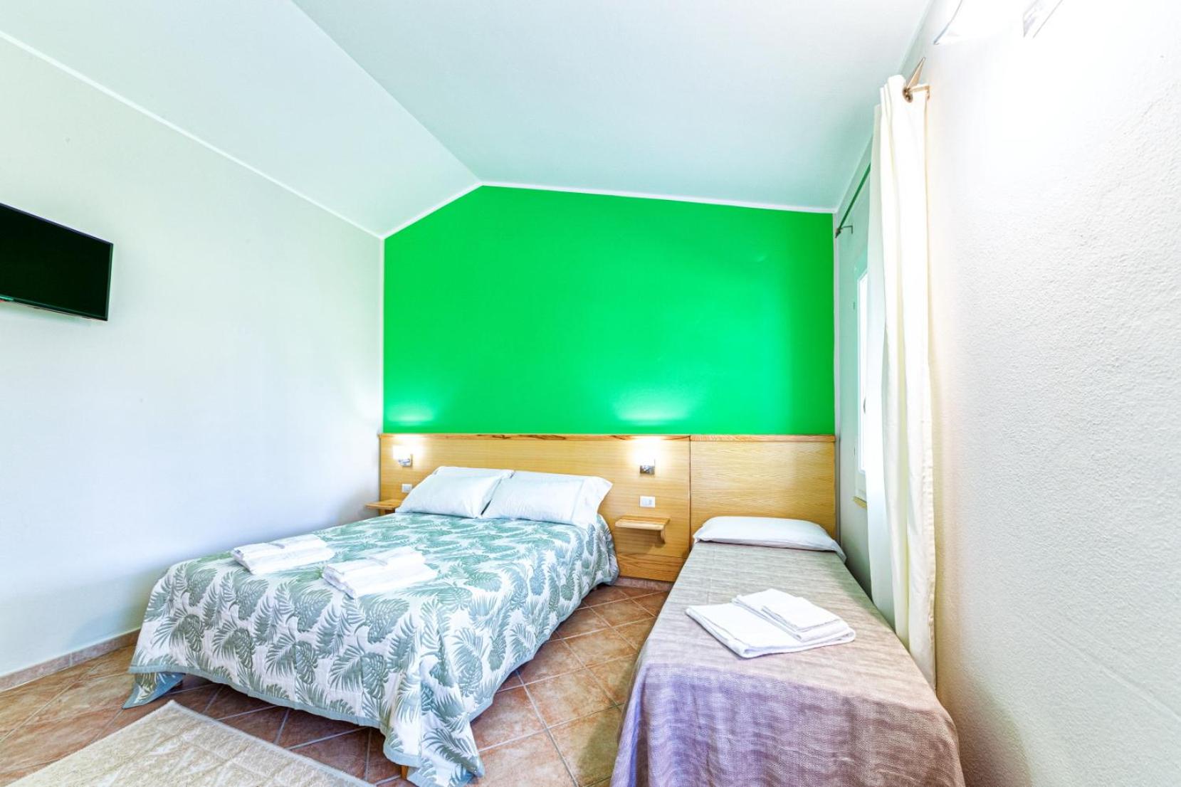 Triple Room with Garden View - Photo 3