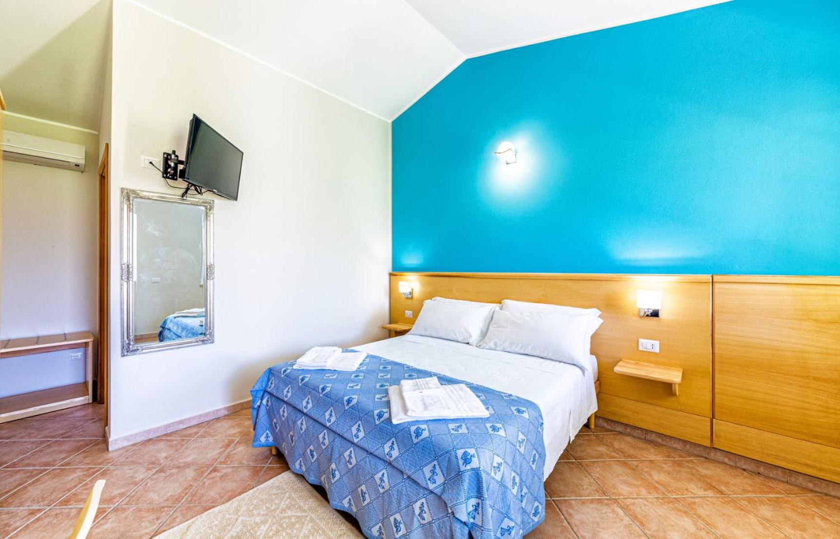 Double Room with Garden View - Photo 2