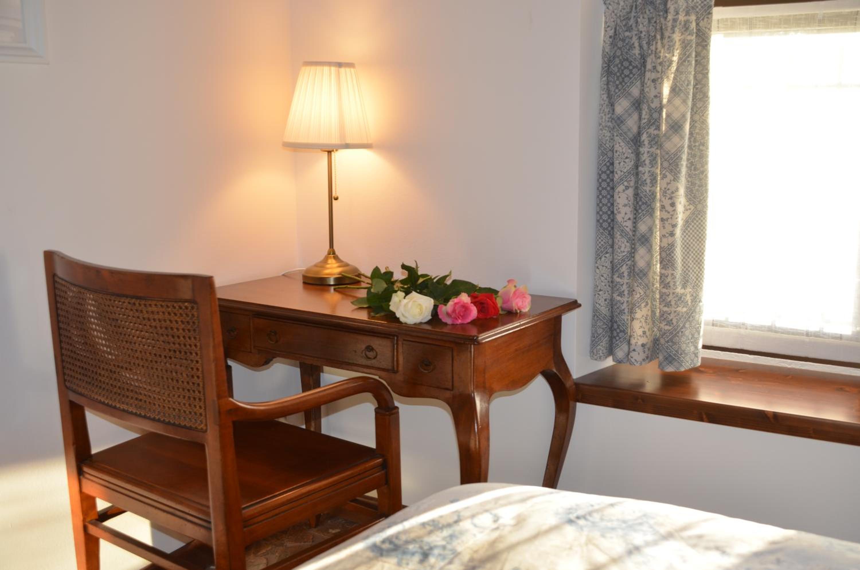 Double Room with Private Bathroom - Photo 10