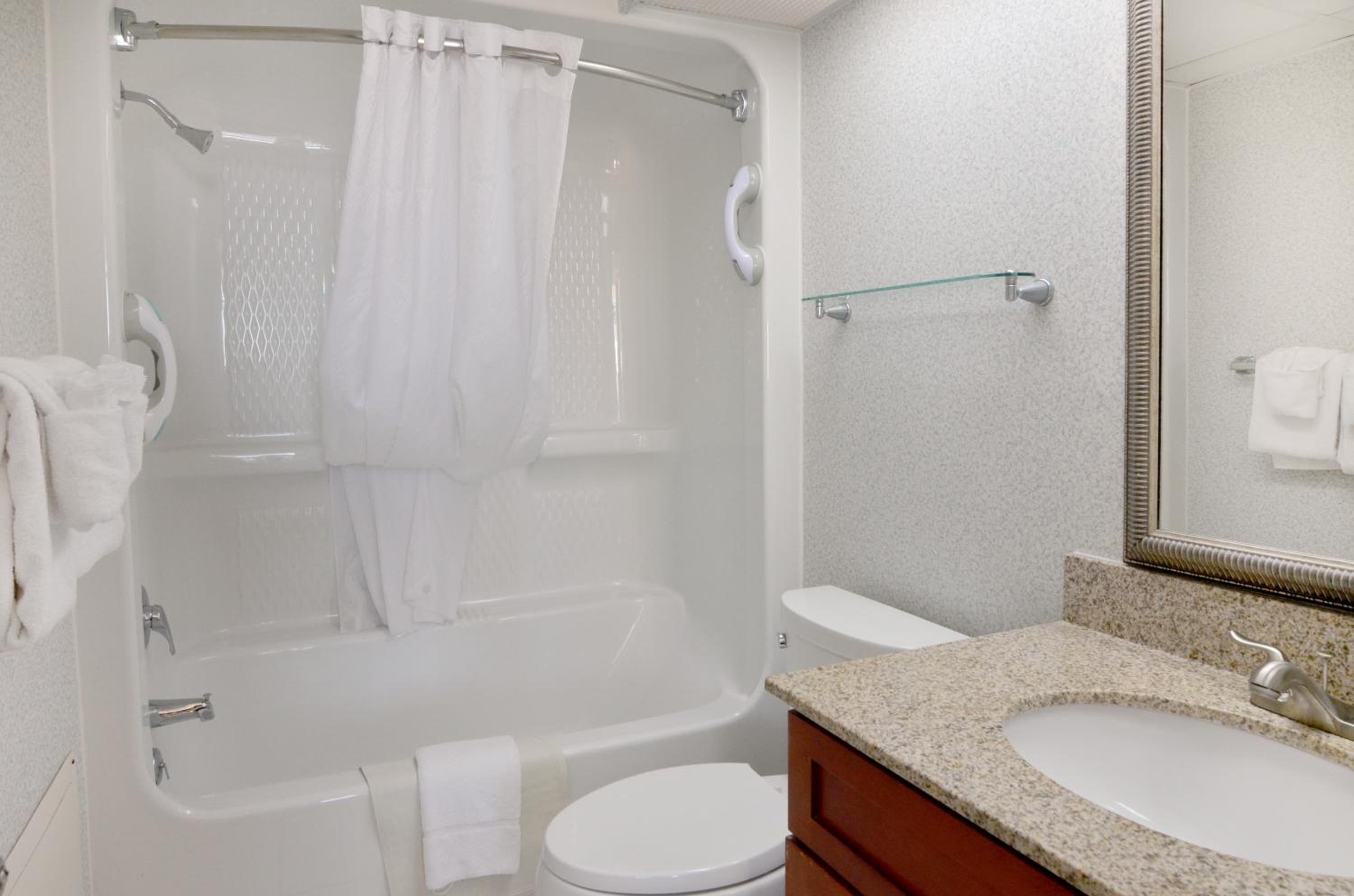 Two Bedroom Suite Oceanfront - Photo 5