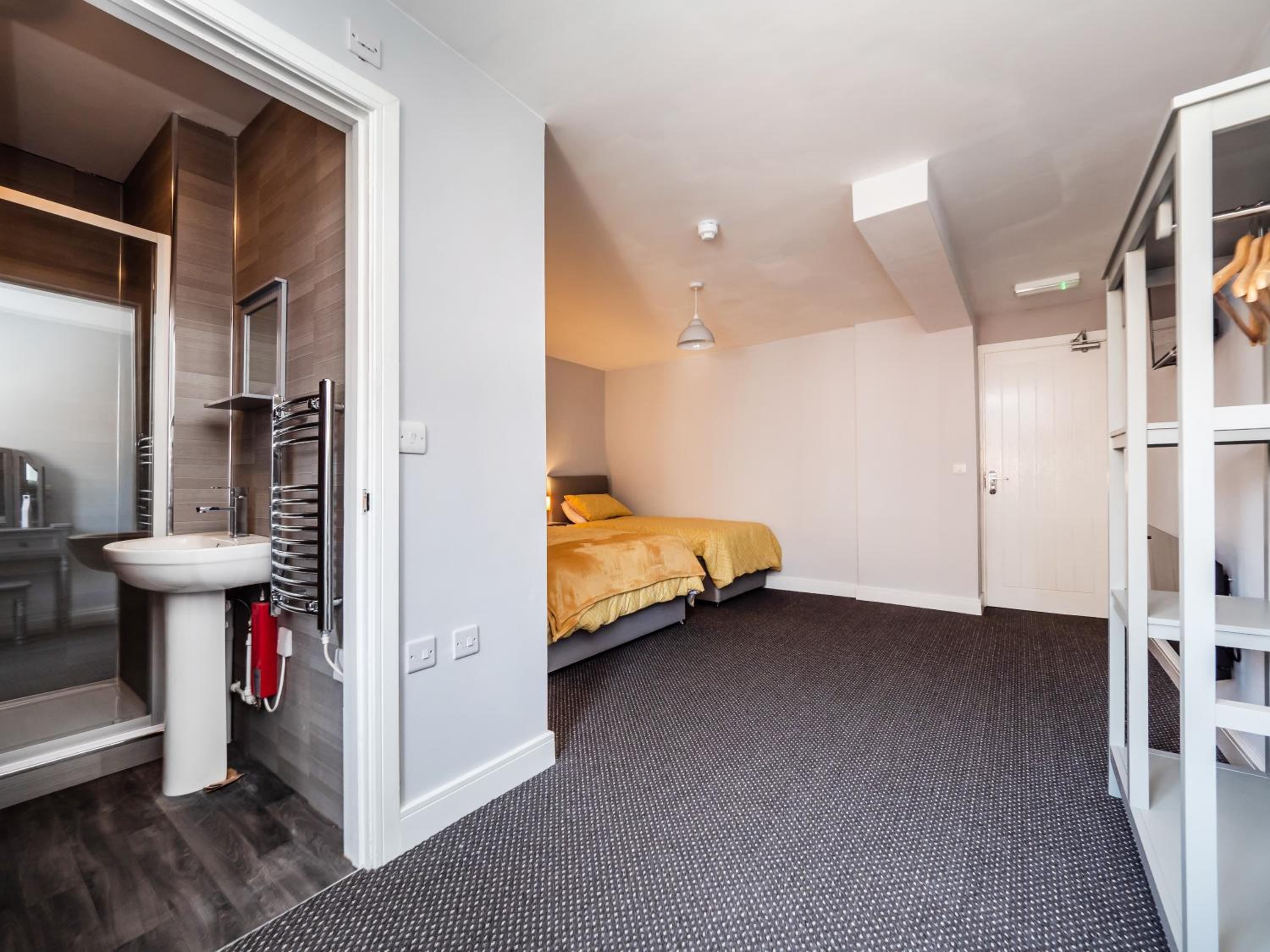 Double Room with Private Bathroom photo 1