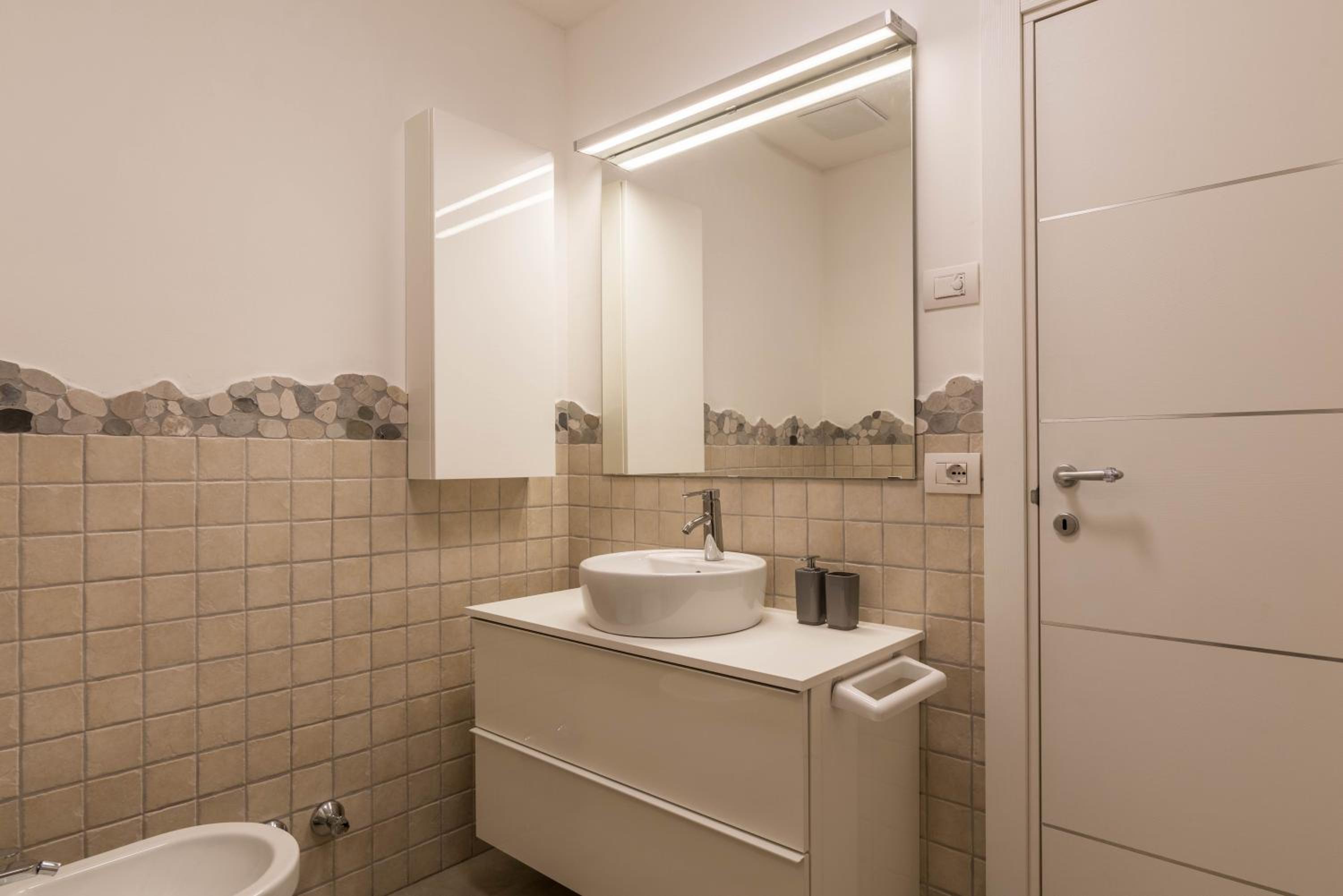 Superior One-Bedroom Apartment with Balcony - Photo 7