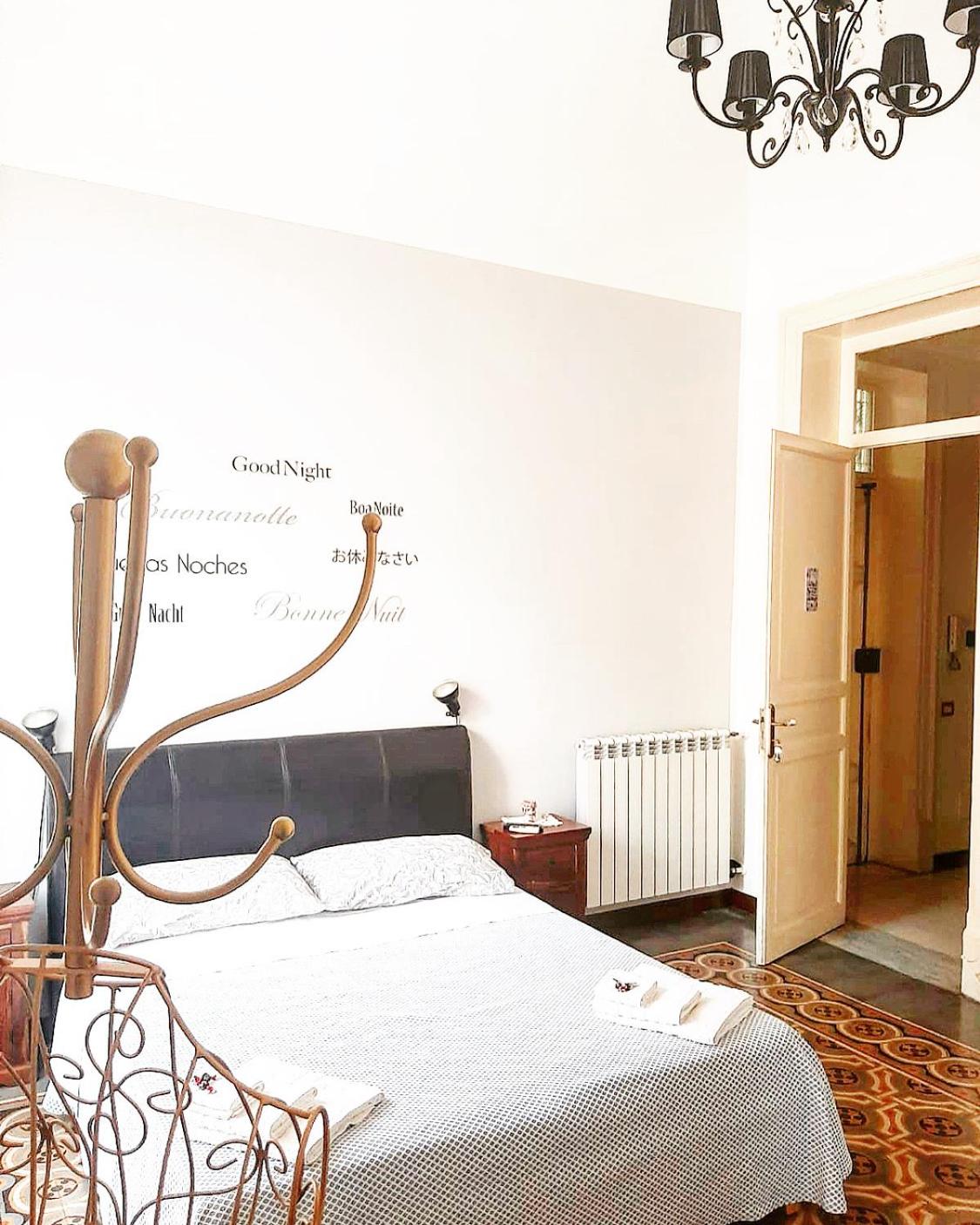 Deluxe Double Room with Balcony - Photo 3