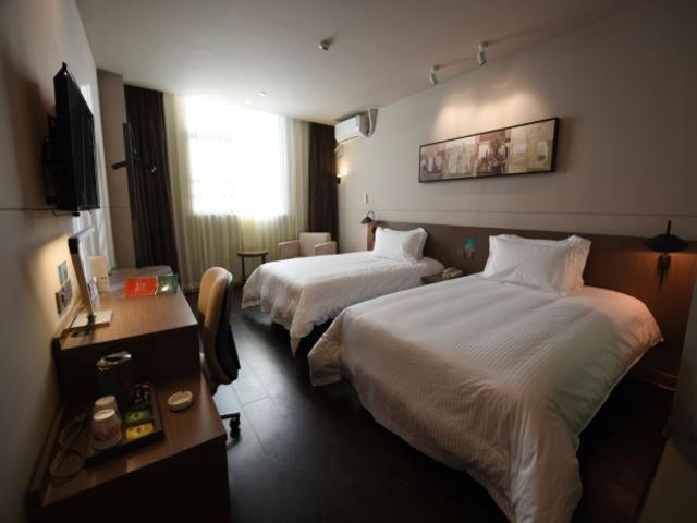 Business Twin Room A