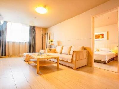Business Suite A photo 2