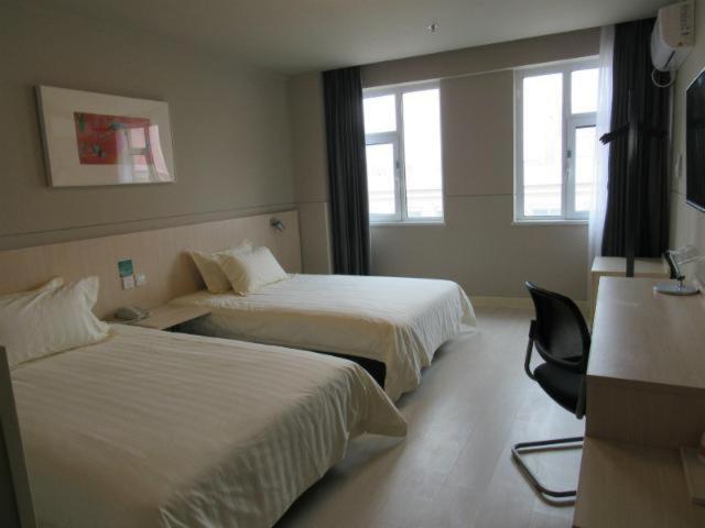 Business Twin Room B photo 2