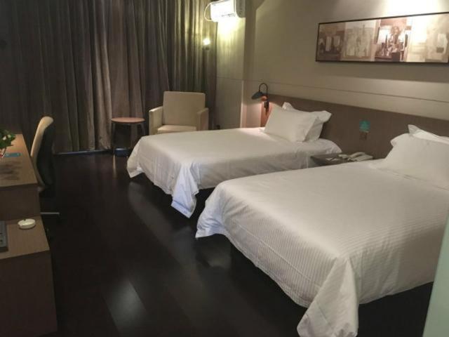 Business Standard Room A photo 1