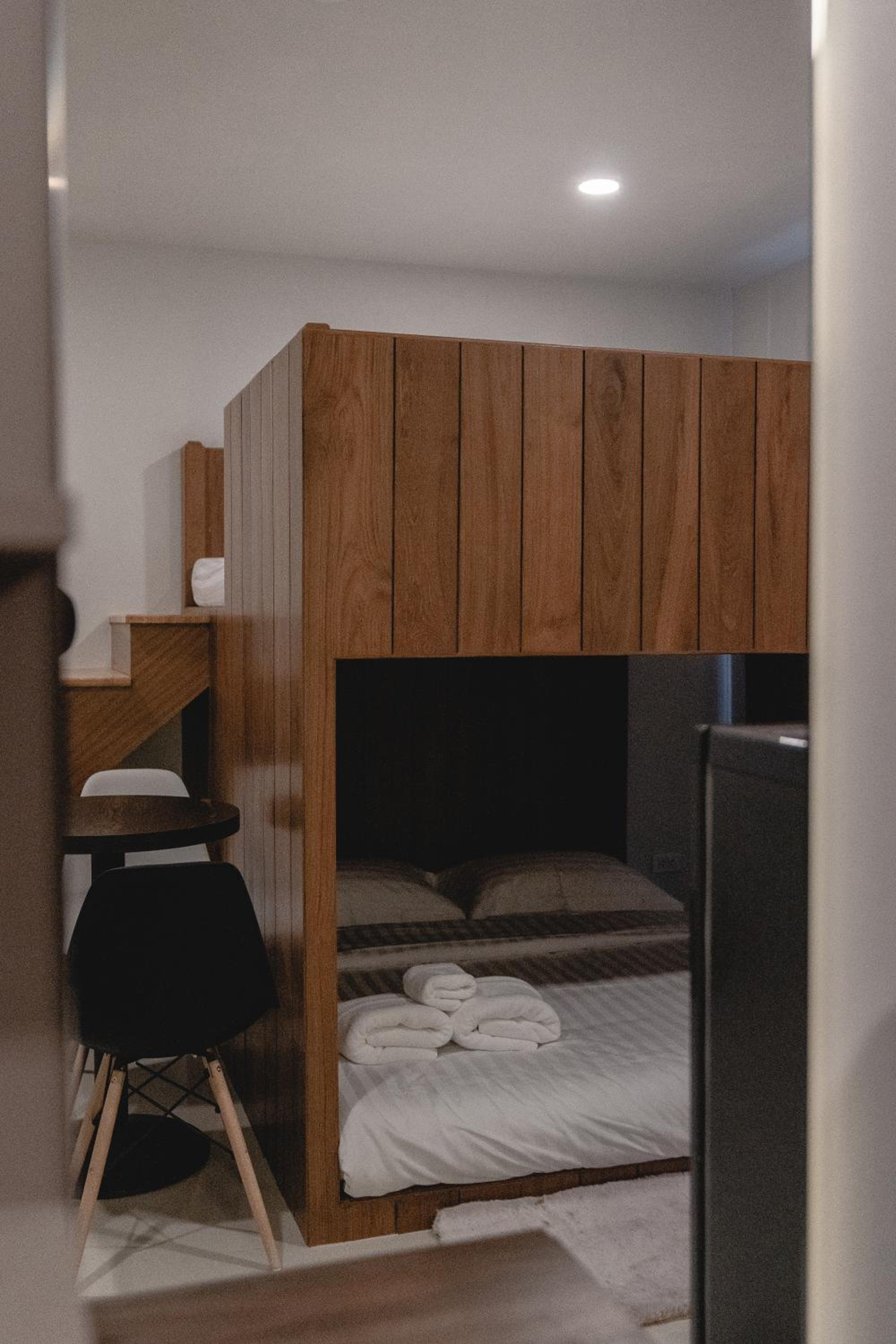 Quadruple Room with Private Bathroom - Photo 19