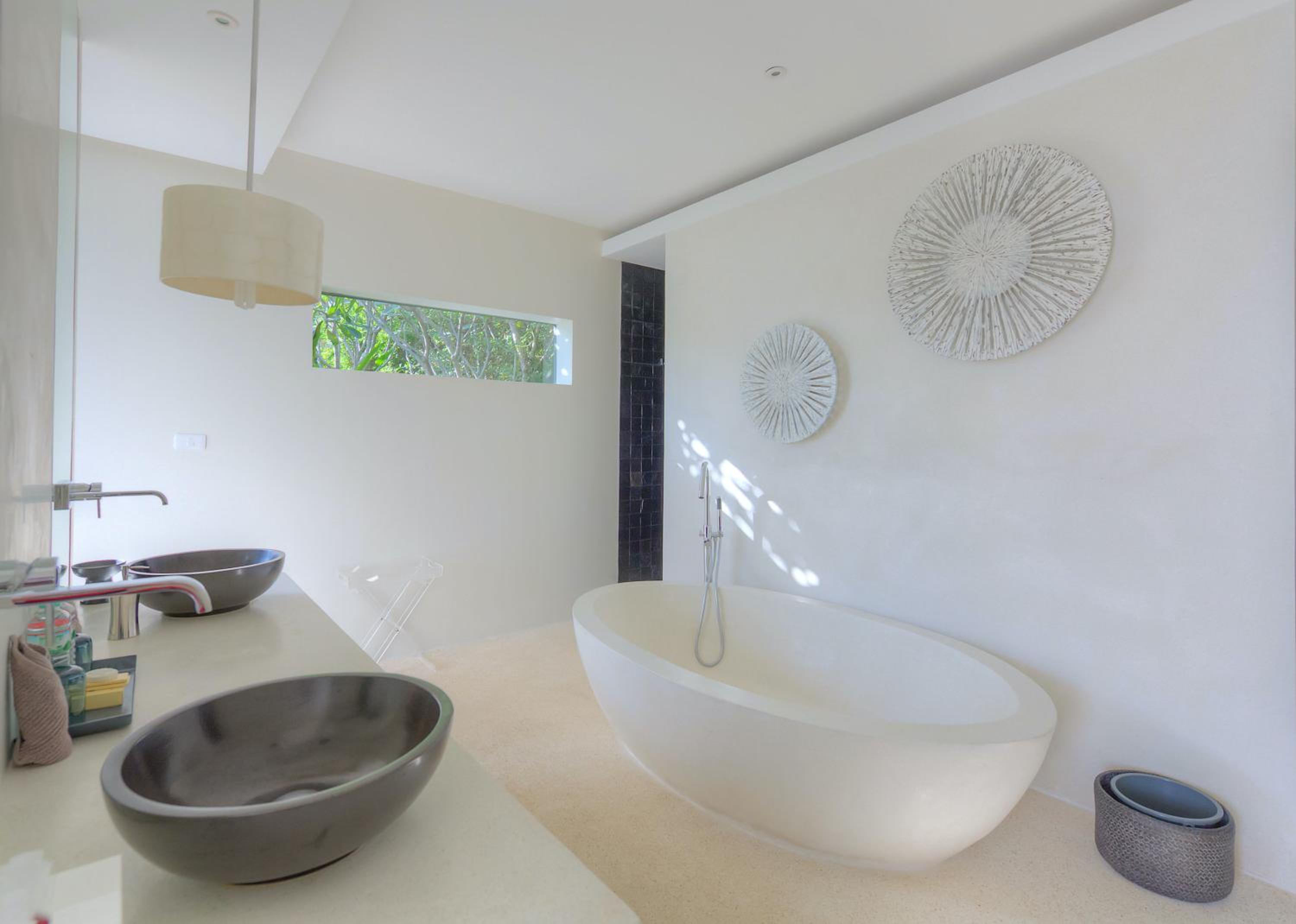 Three-Bedroom Villa photo 2