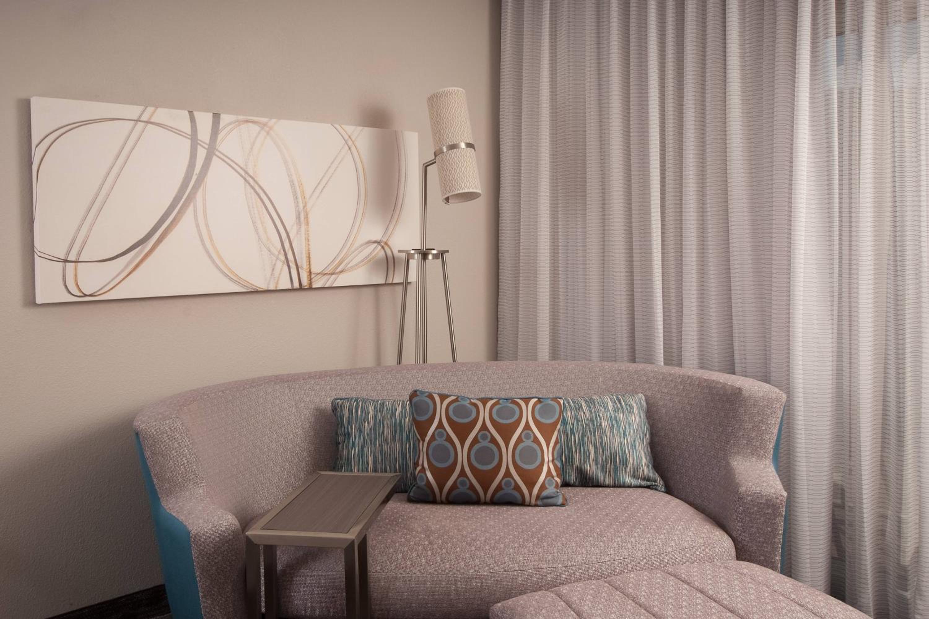 King Room with Water View, Balcony and Roll-In Shower - Mobility Access/Hearing Accessible