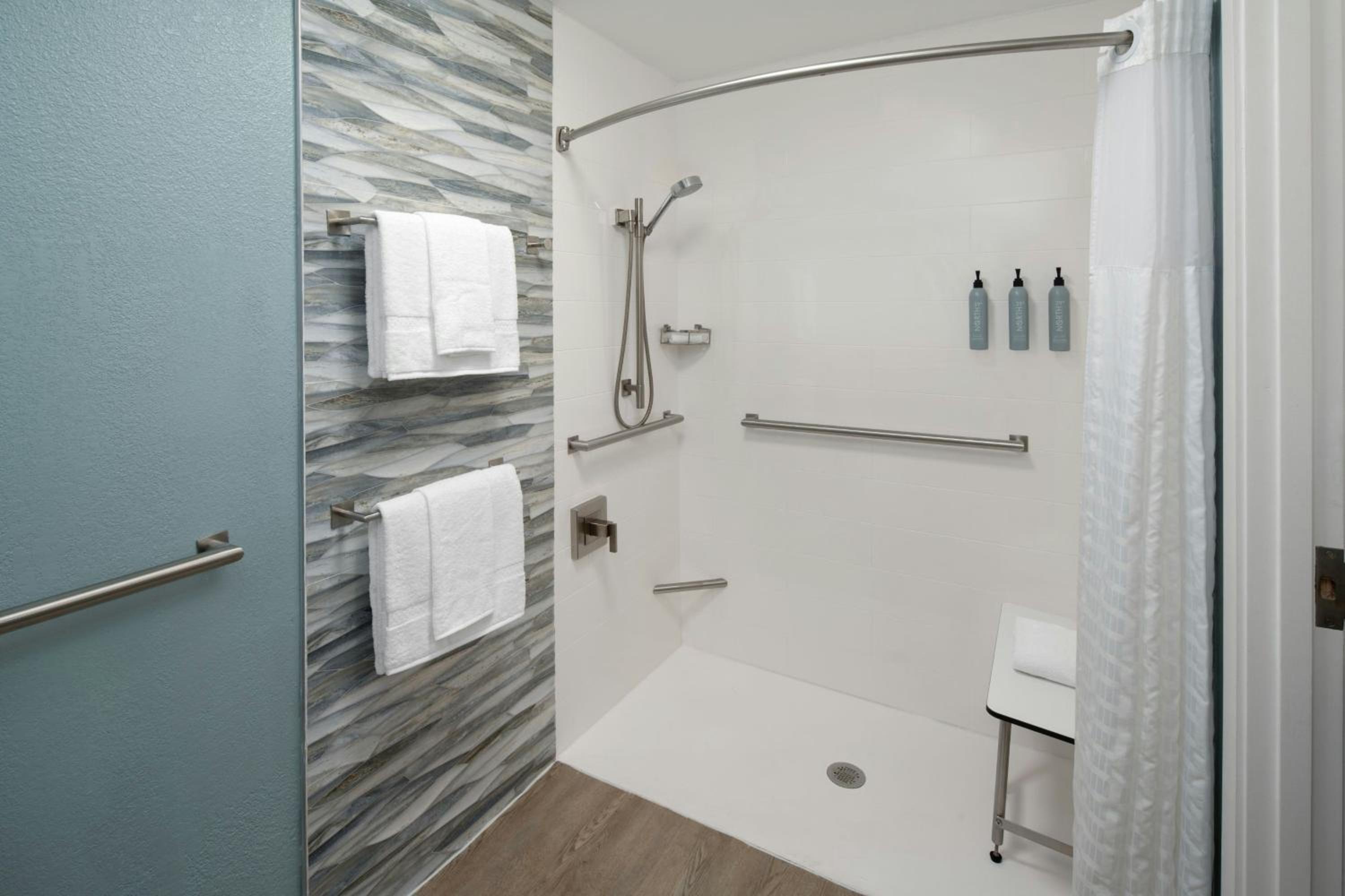 King Room with Water View, Balcony and Roll-In Shower - Mobility Access/Hearing Accessible