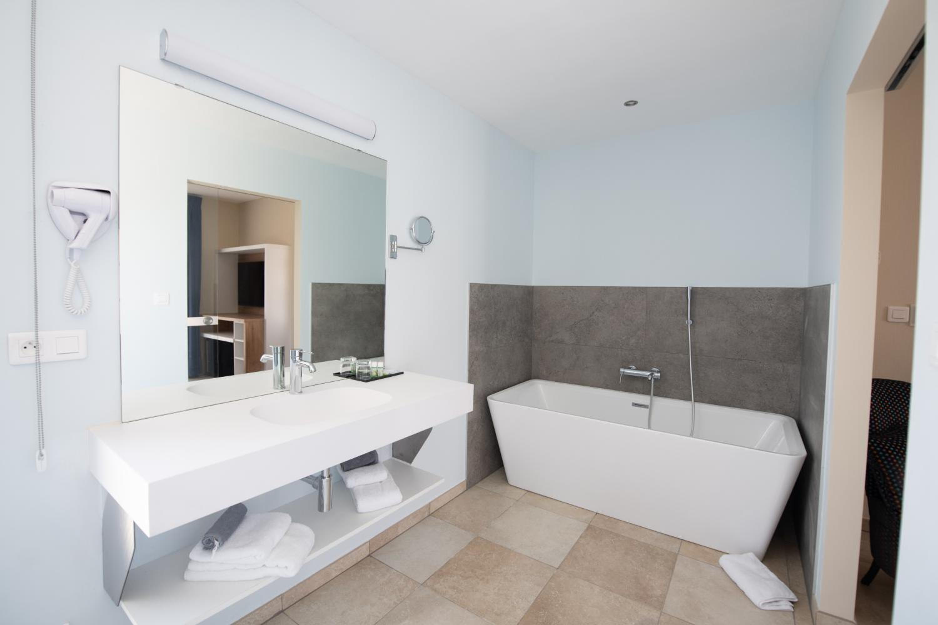 Deluxe Double Room with Bath