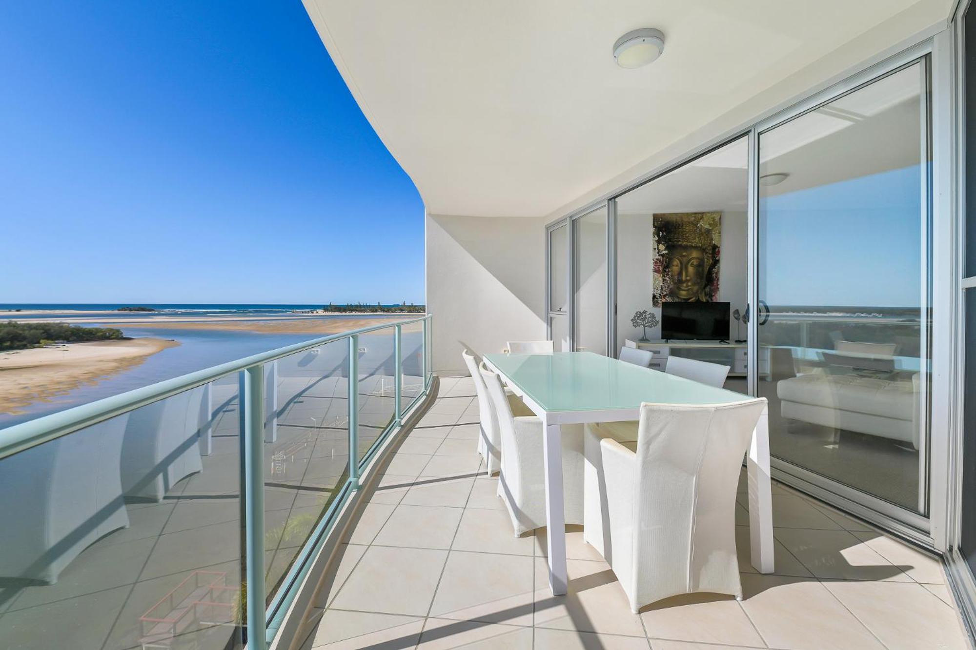 Two-Bedroom Apartment With Water View photo 3