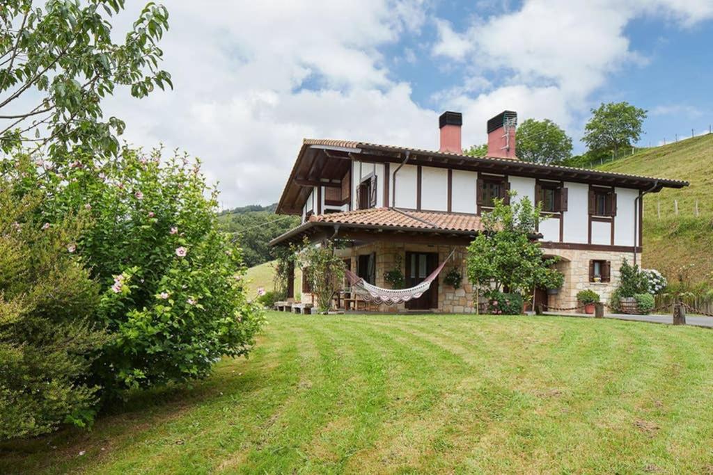 Four-Bedroom House photo 2