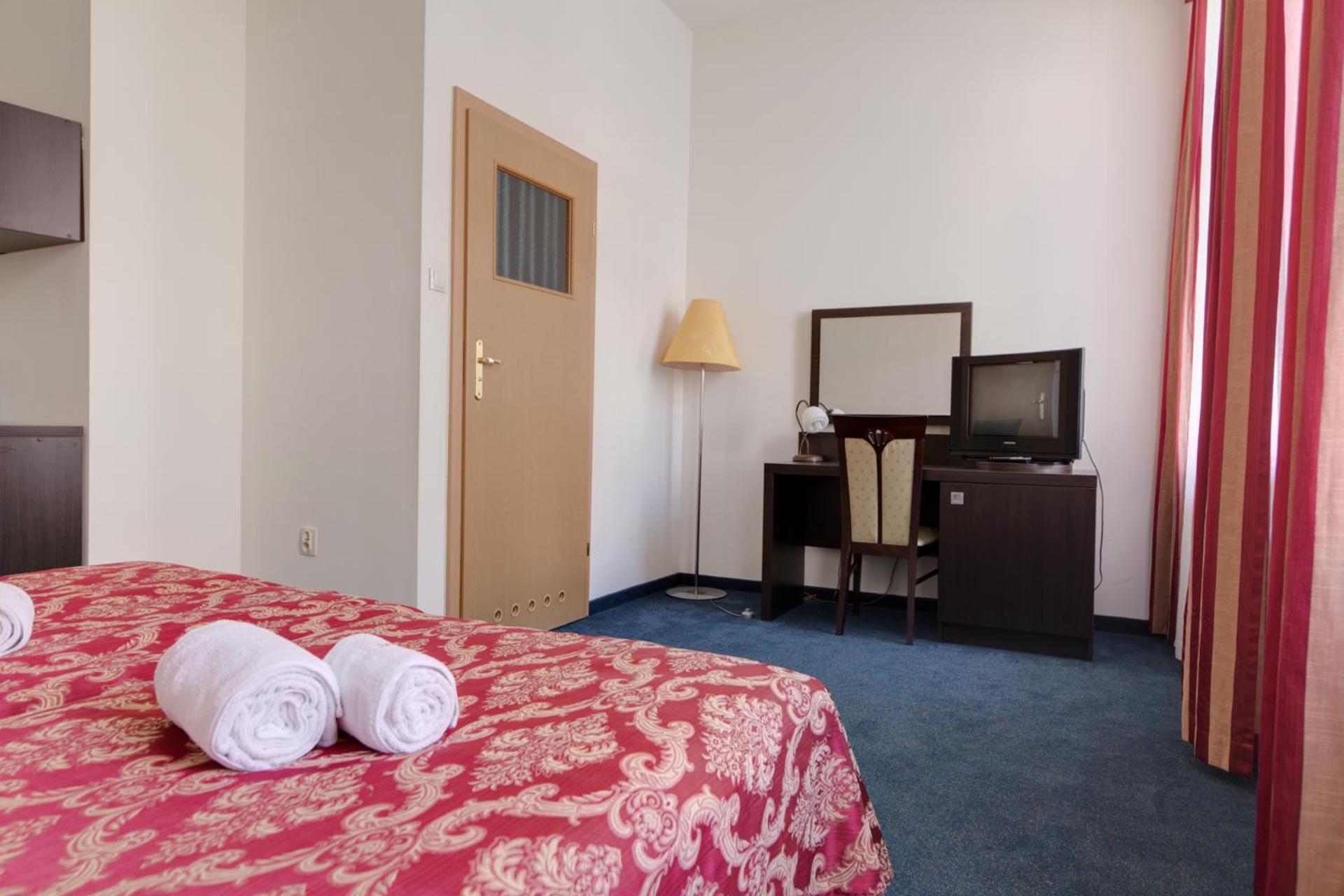 Studio Apartment - Photo 11