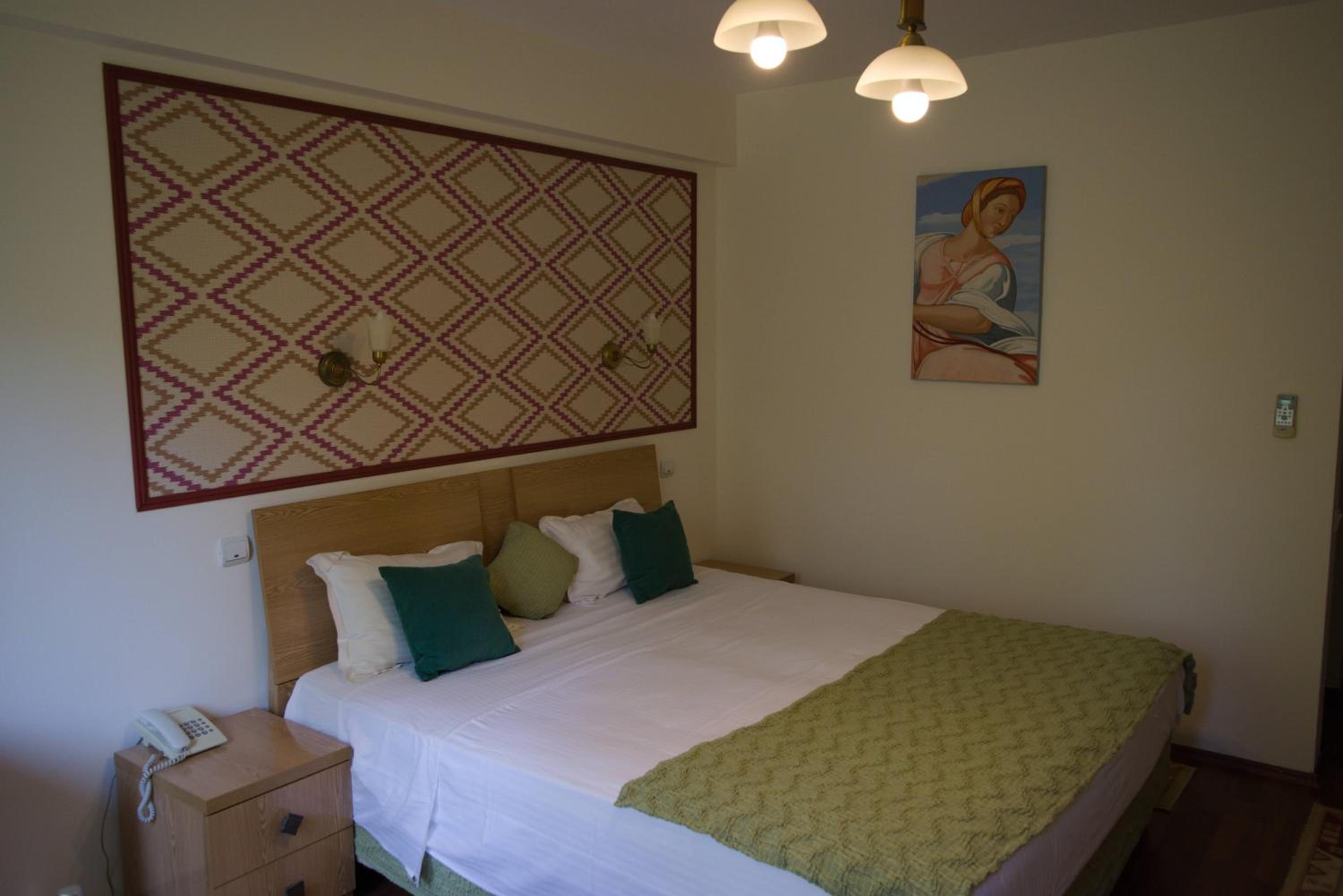 Standard Double Room - Photo 5
