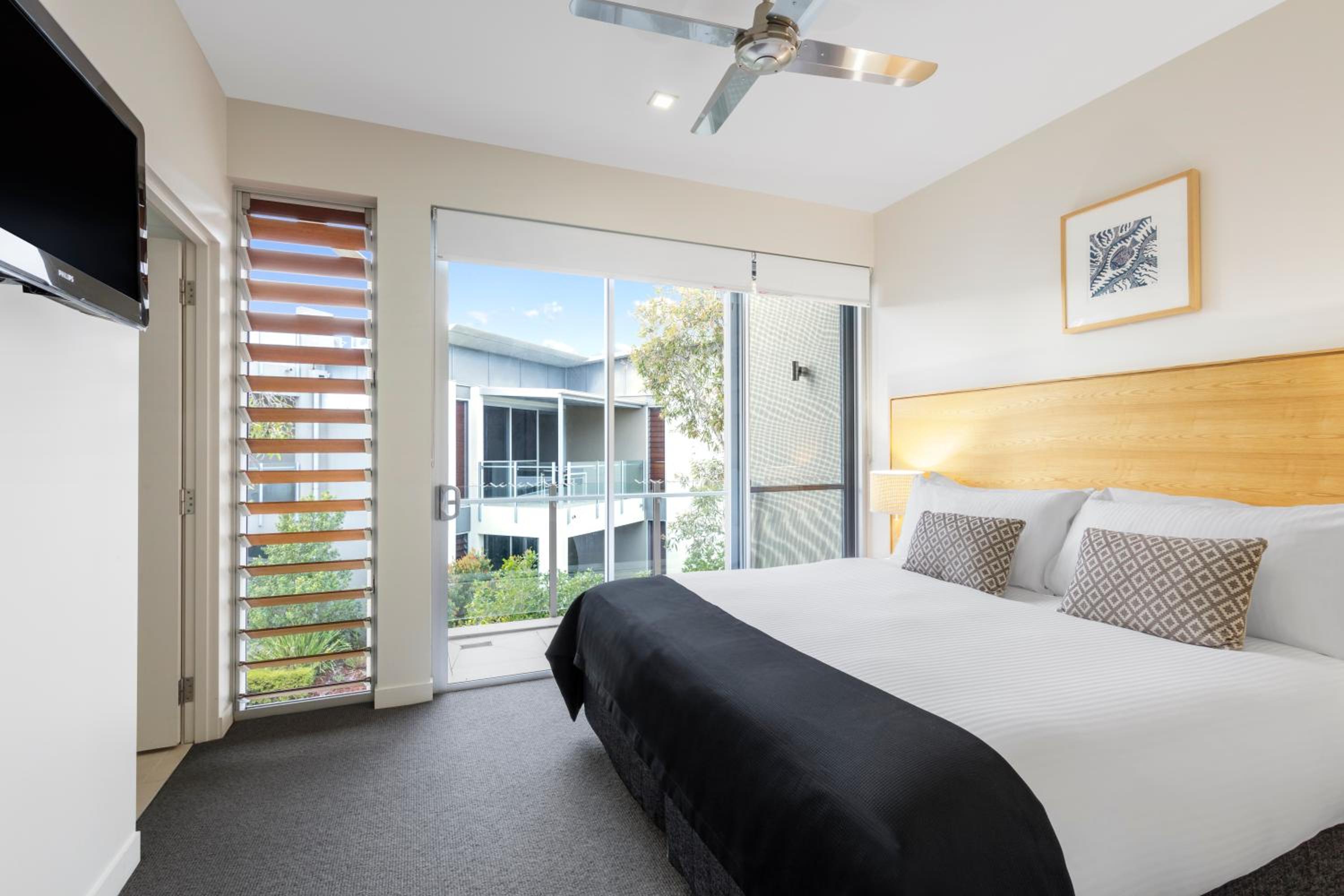 Three-Bedroom Precinct Villa with Rooftop Spa