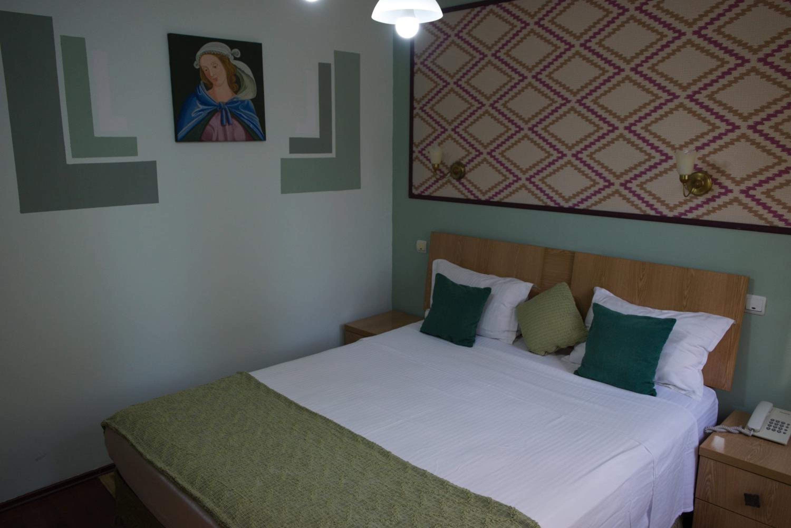 Standard Double Room - Photo 4