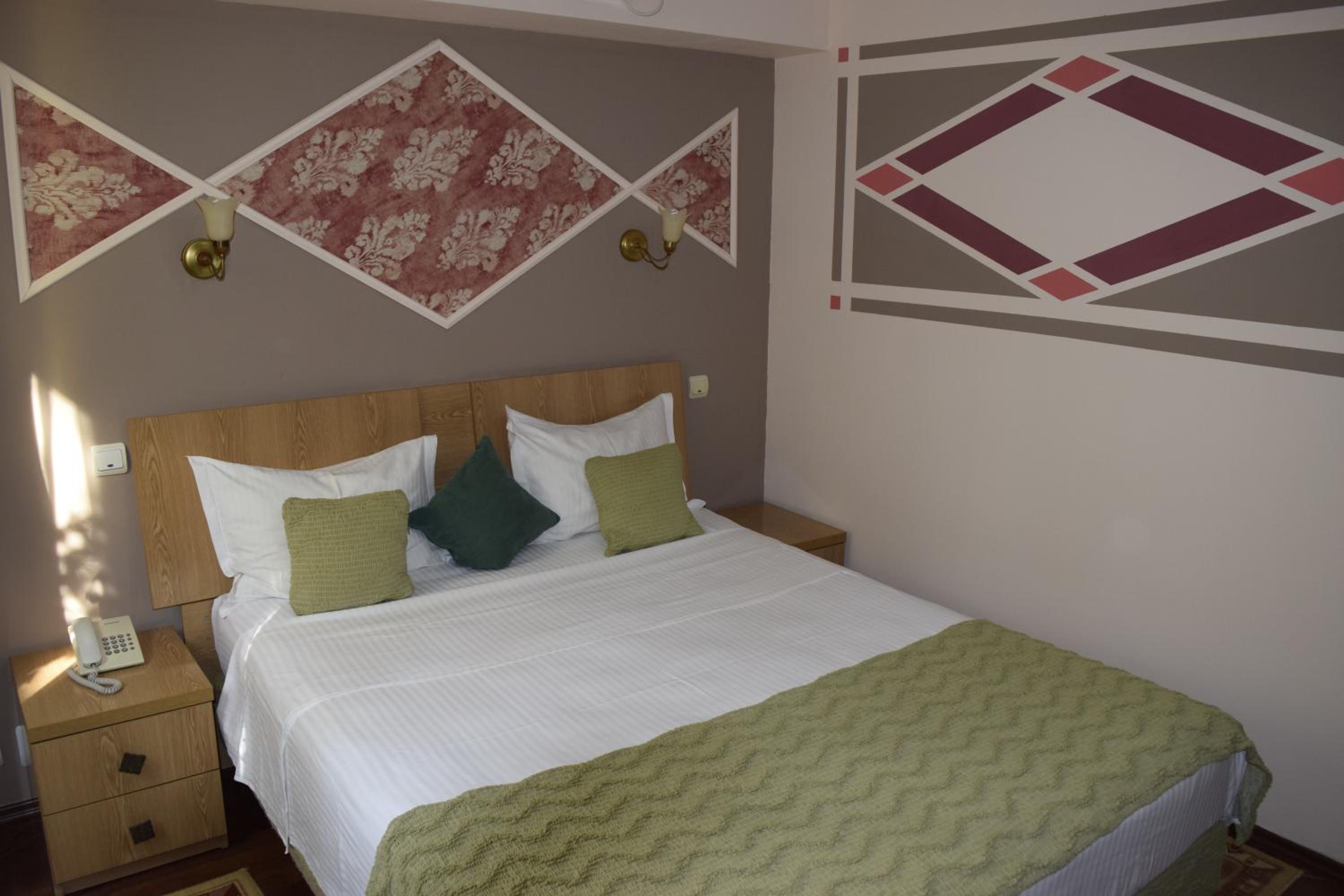 Standard Double Room - Photo 3