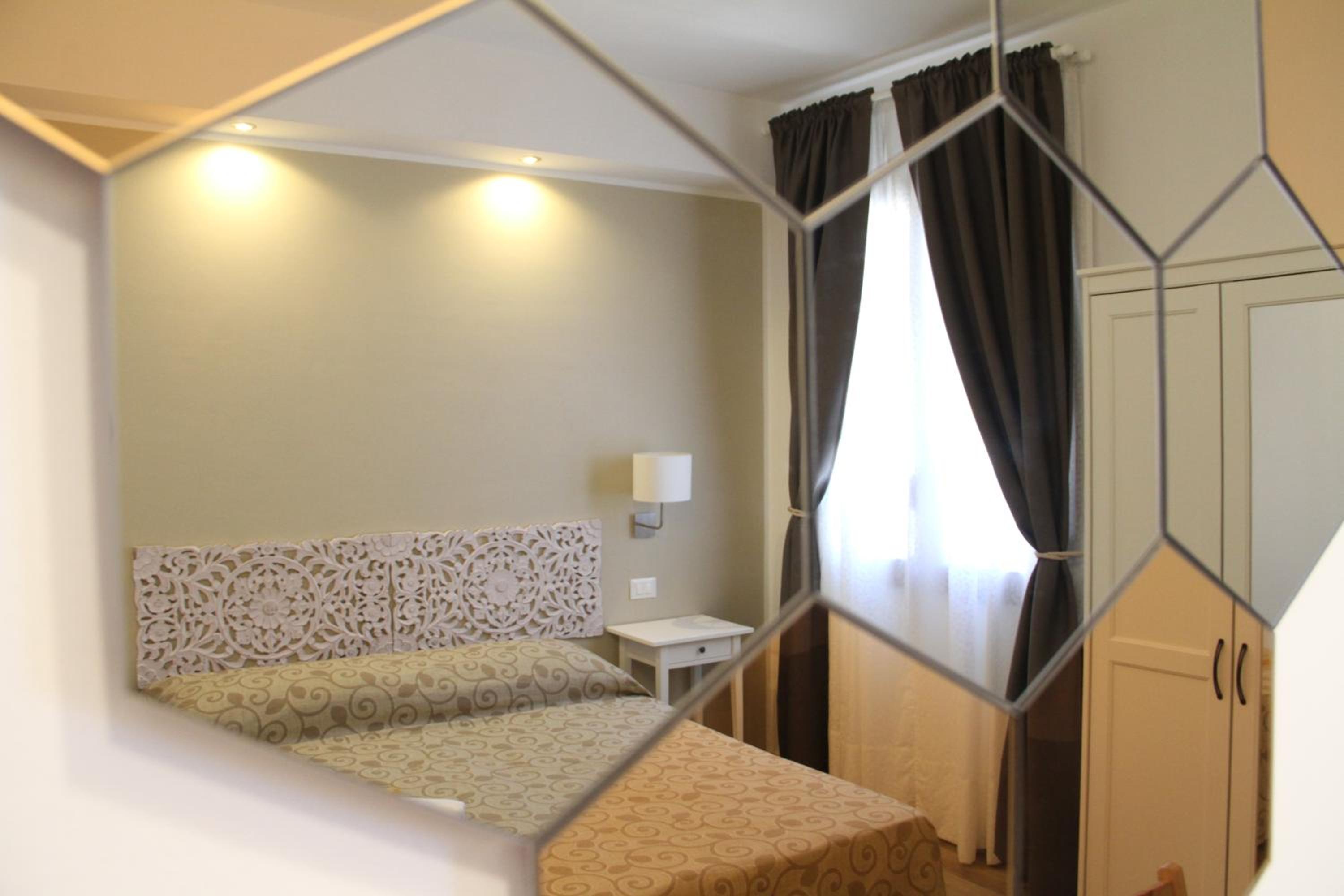 Double Room with Private Bathroom photo 3