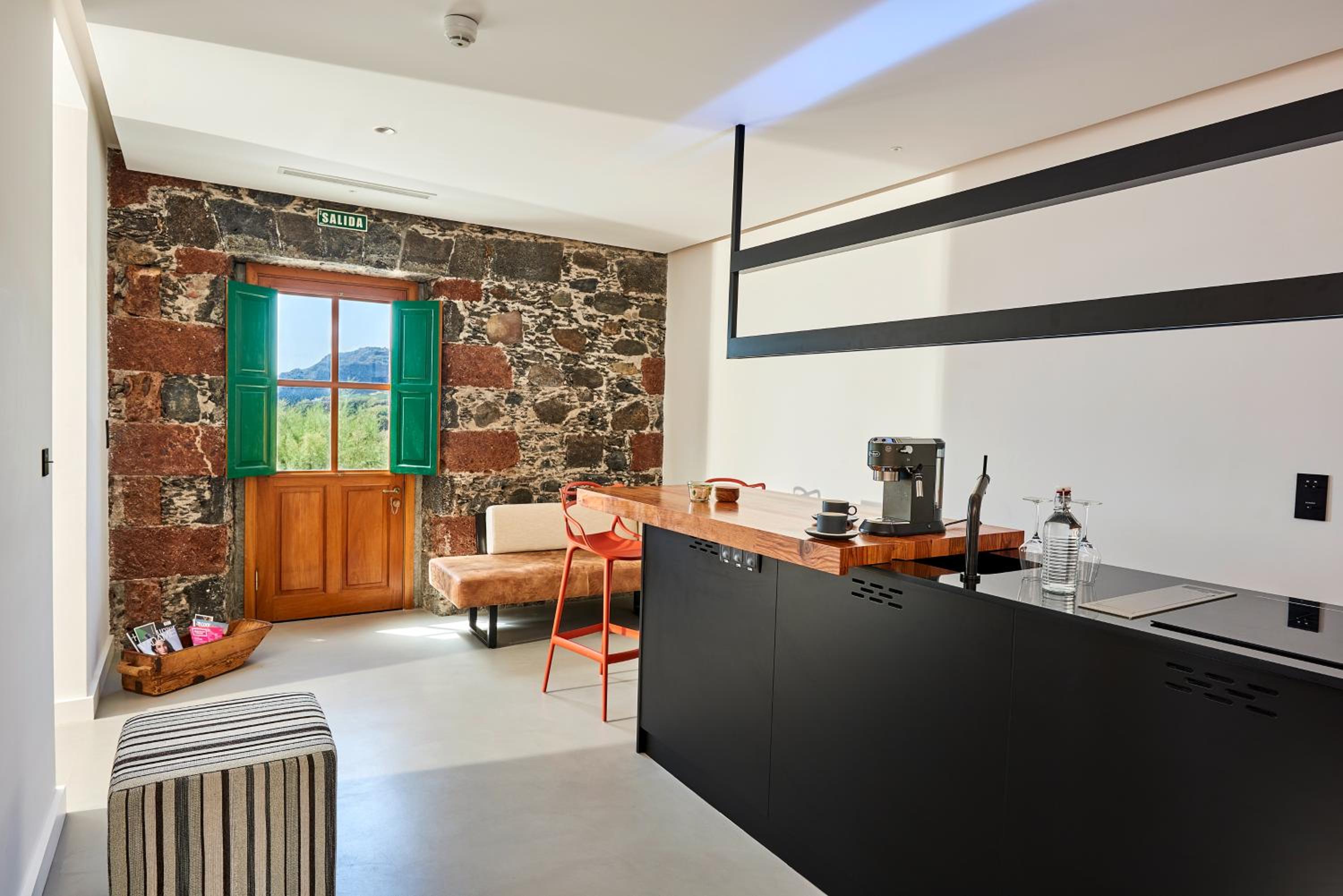 Deluxe Suite with Sea View