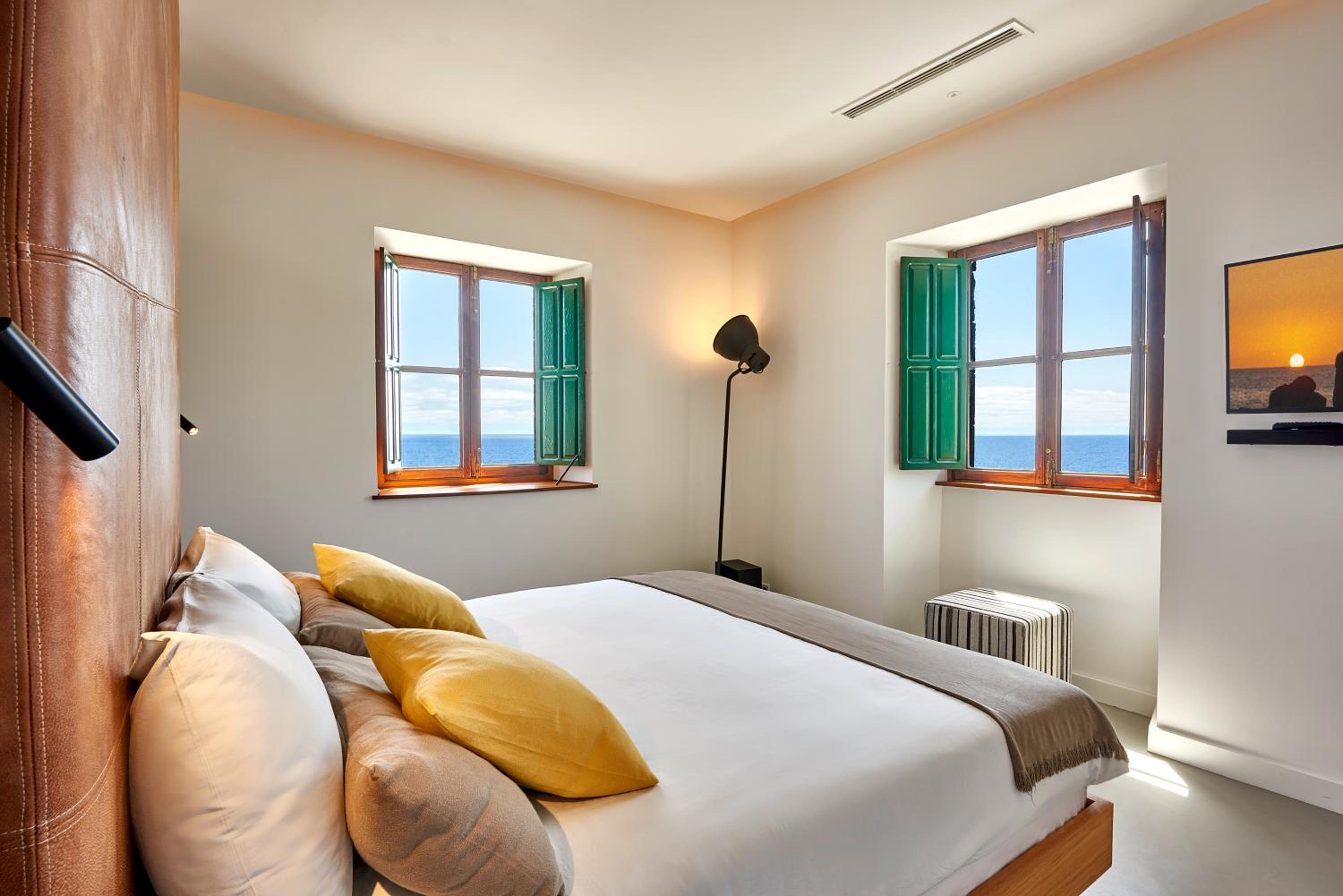 Deluxe Suite with Sea View