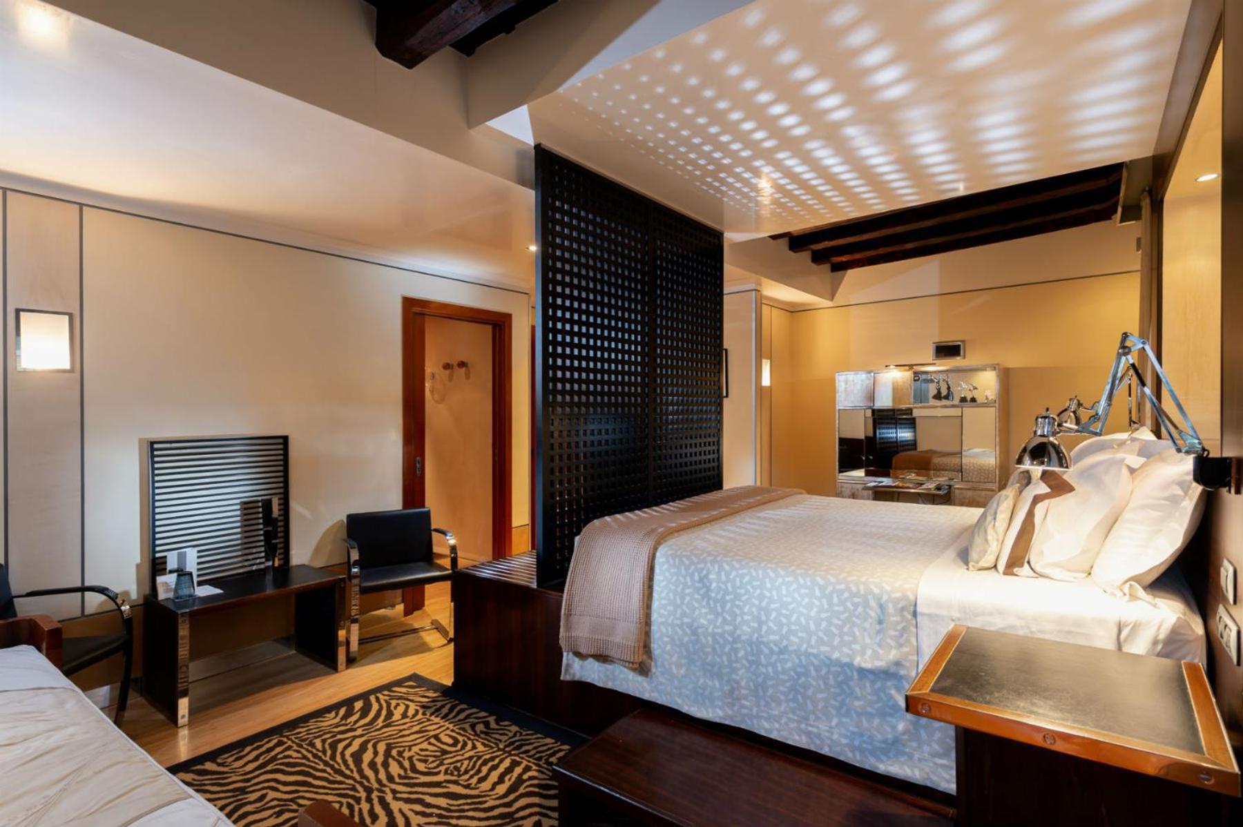 Deluxe Double Room photo 2