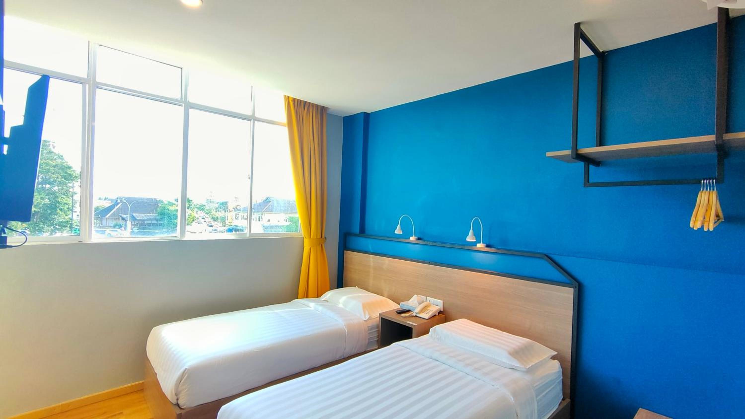Standard Twin Room - Photo 6