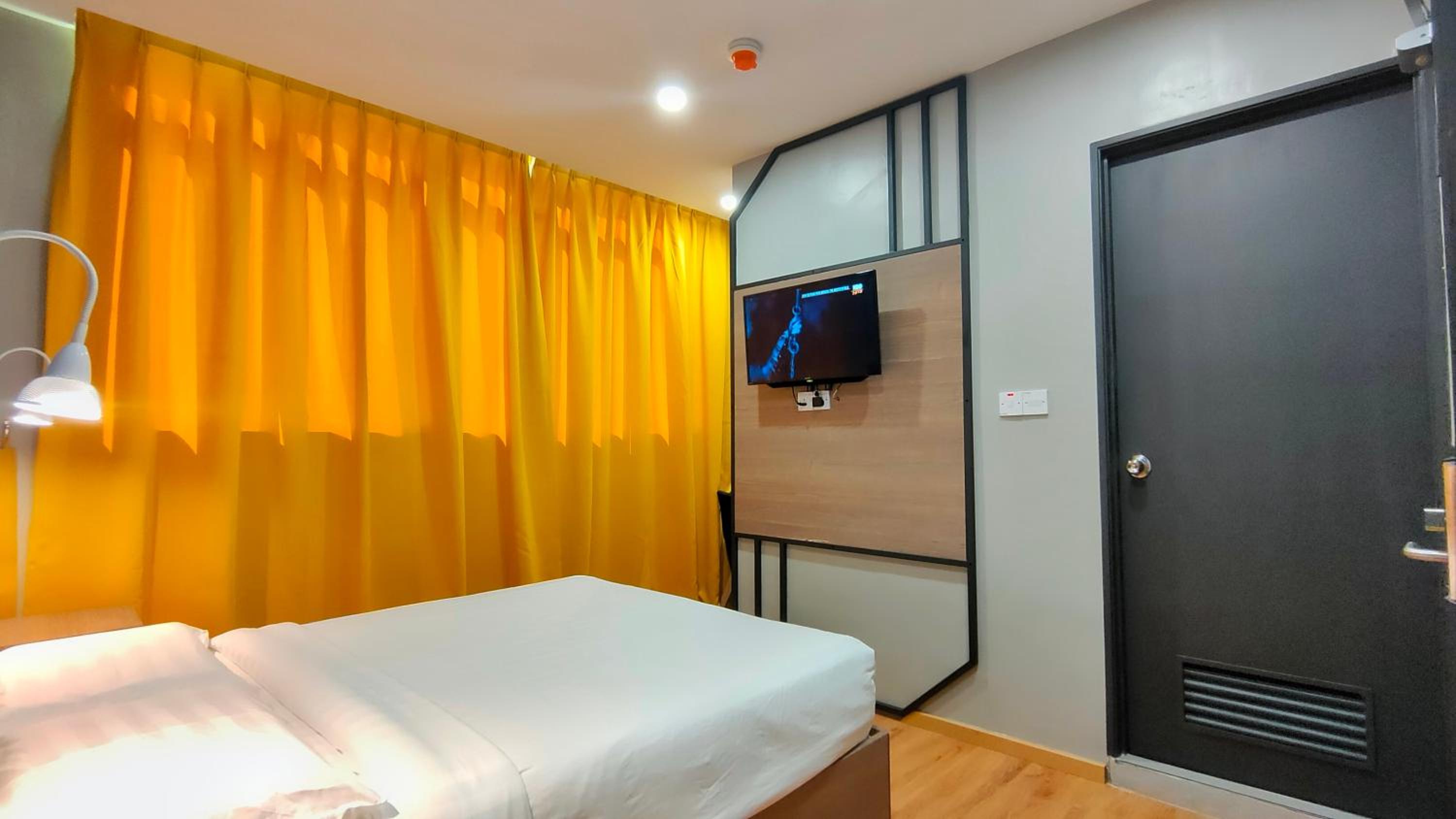 Standard Double Room - Photo 7