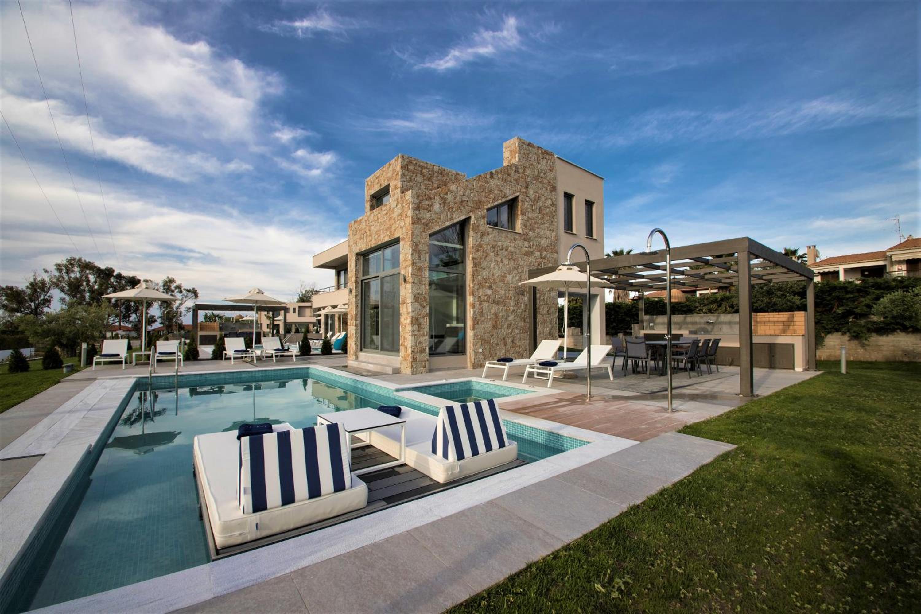 Deluxe Villa photo 2