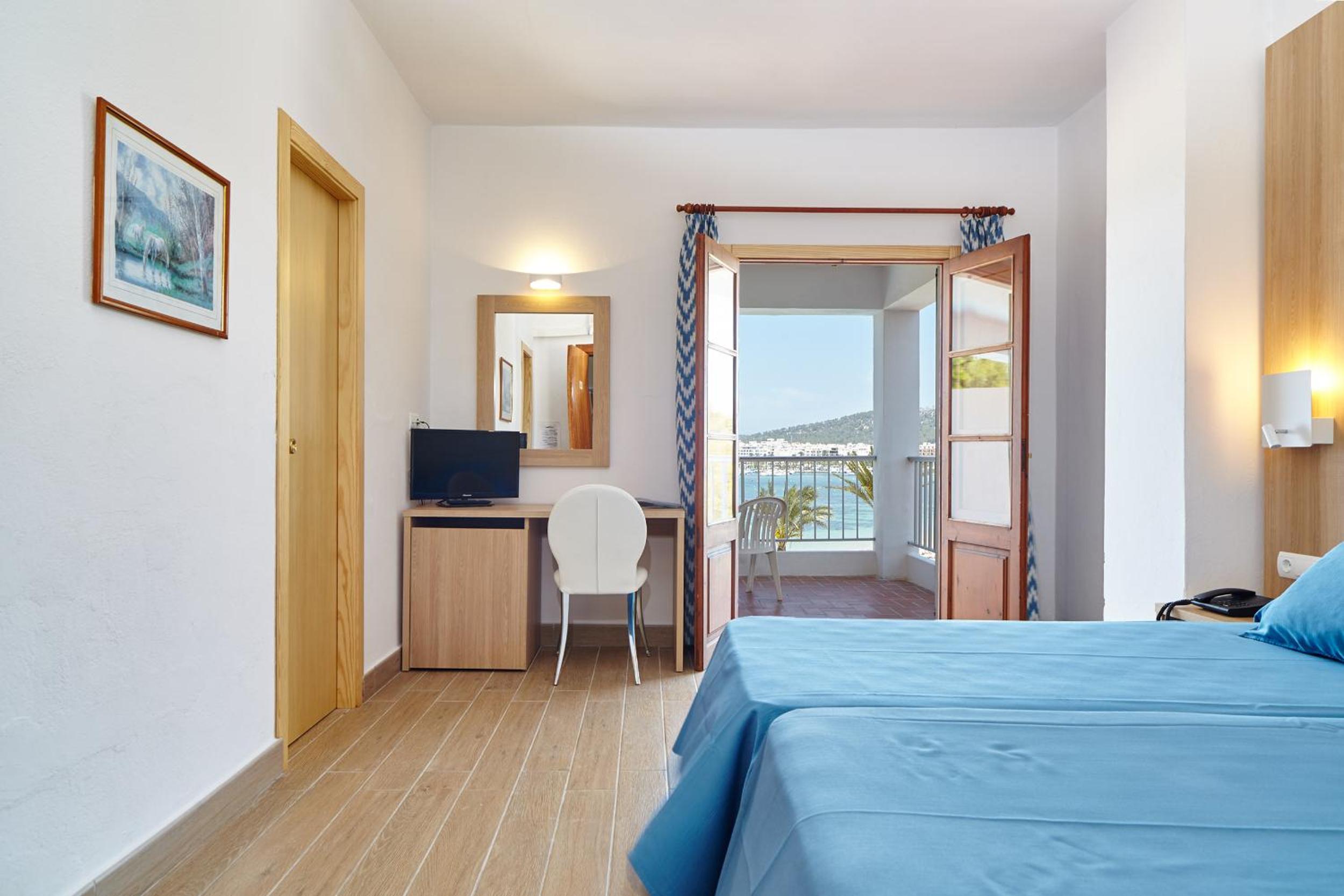 Twin Room with Sea View