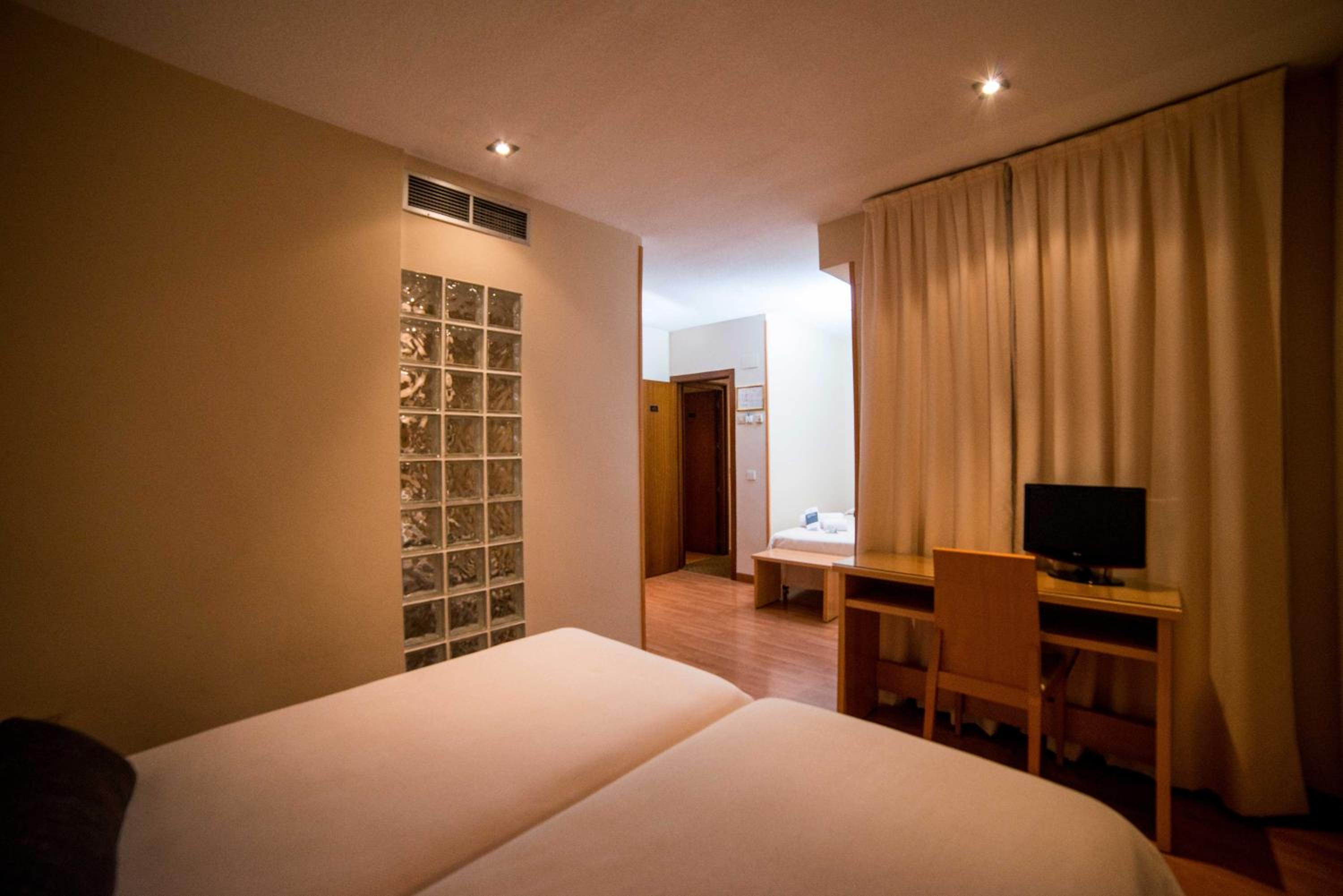 Triple Room - Photo 5