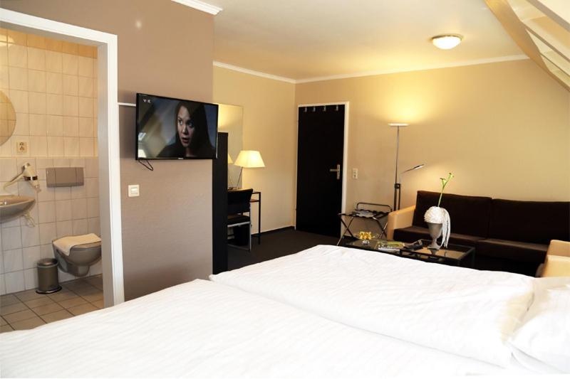 Standard Double Room photo 2