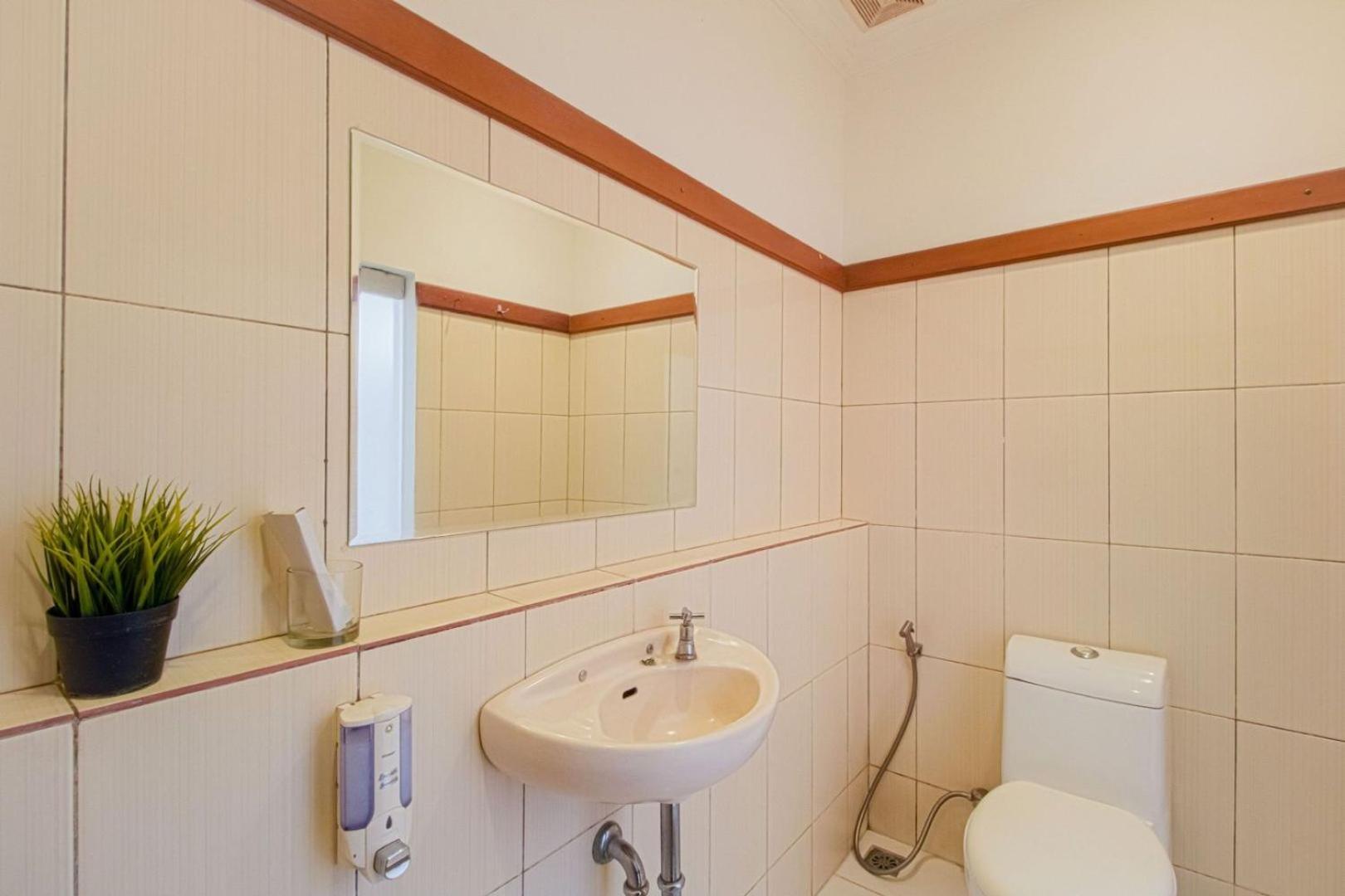 Deluxe Room - Photo 6