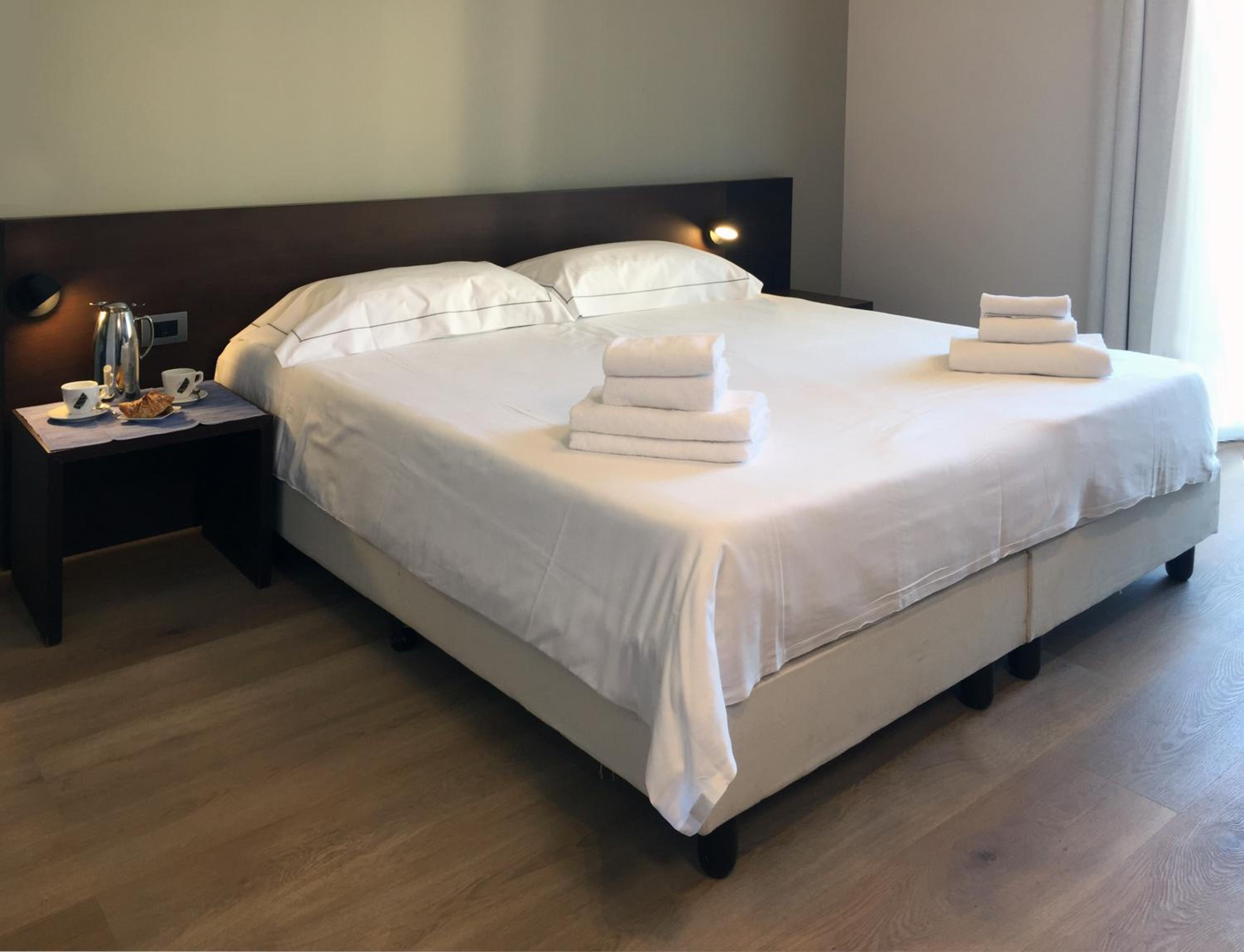 Executive Double or Twin Room - Photo 15