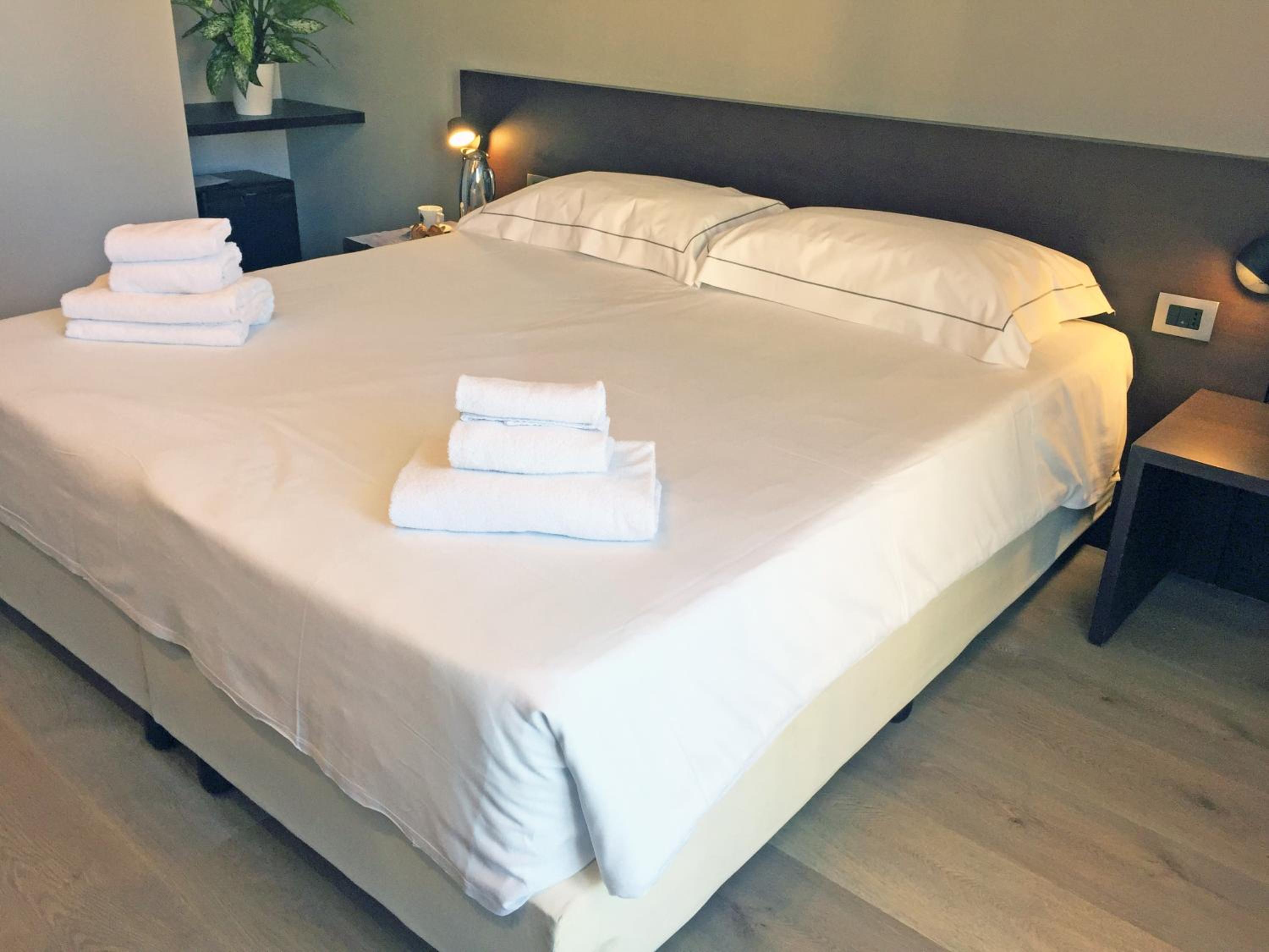 Executive Double or Twin Room - Photo 12