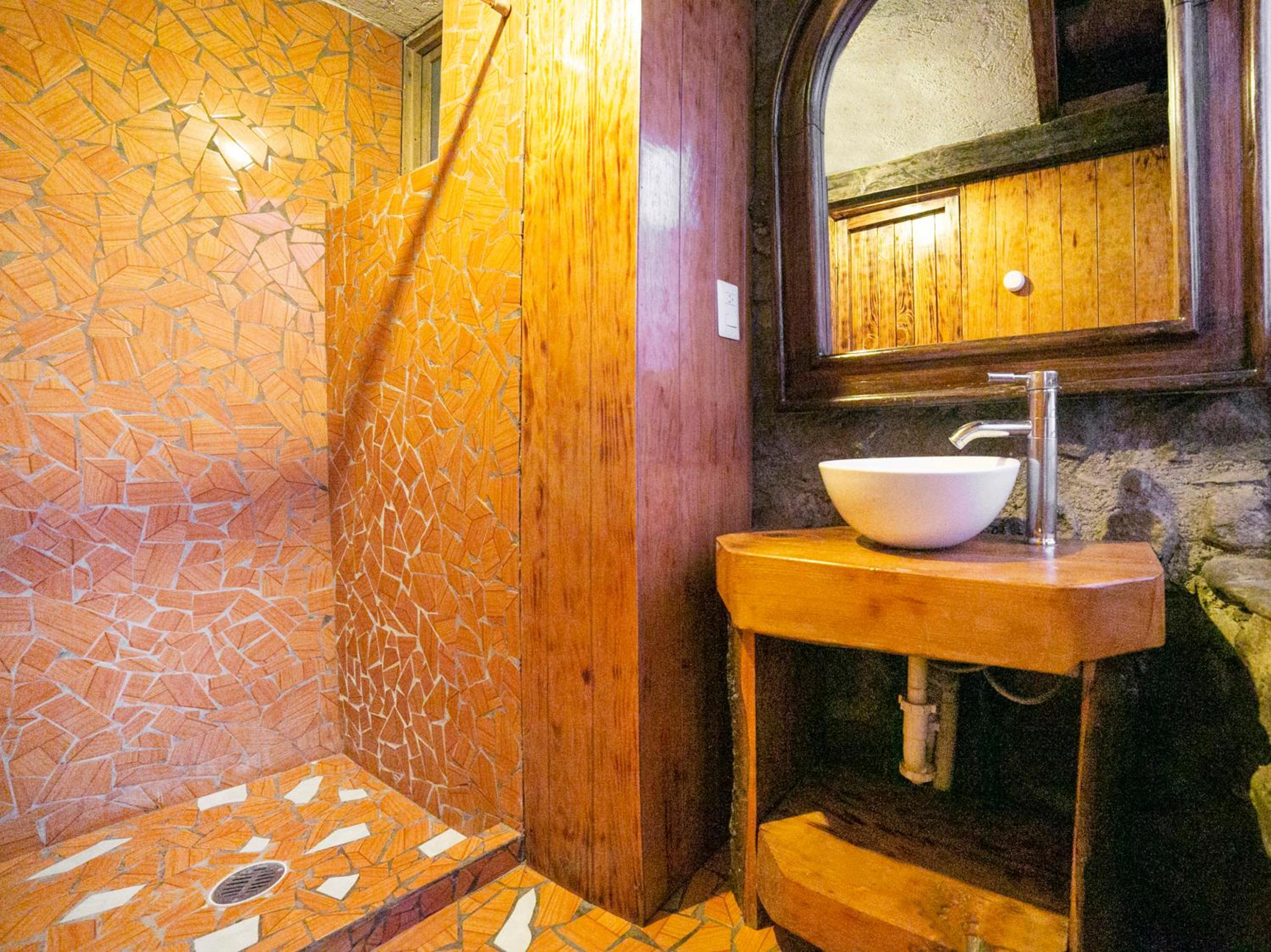 Economy Double Room - Photo 7