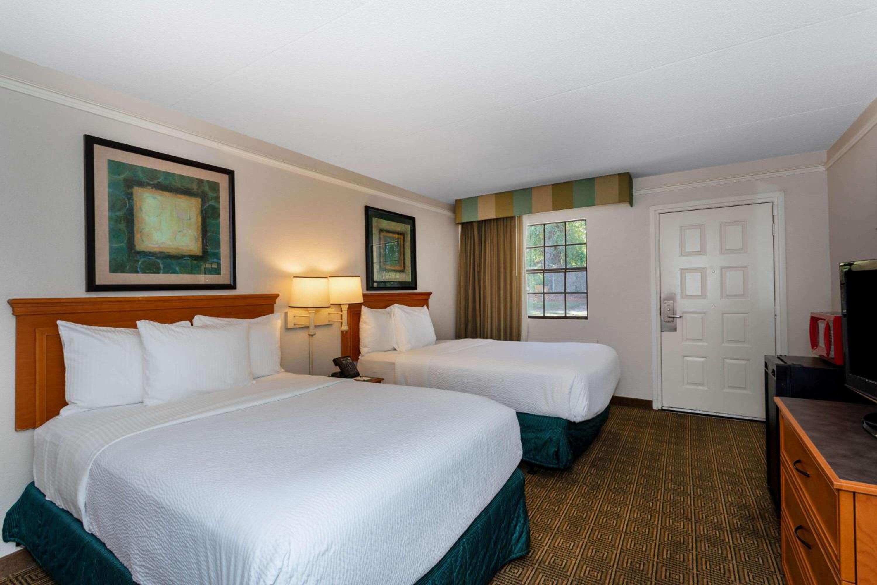 Double Room with Two Double Beds and Mobility/Hearing Impaired Access - Non-Smoking photo 1