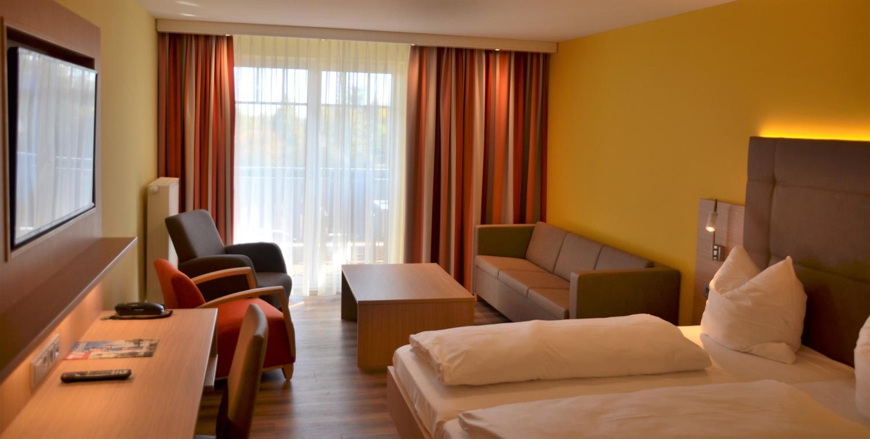 Premium Double Room with Balcony/Terrace - Photo 8